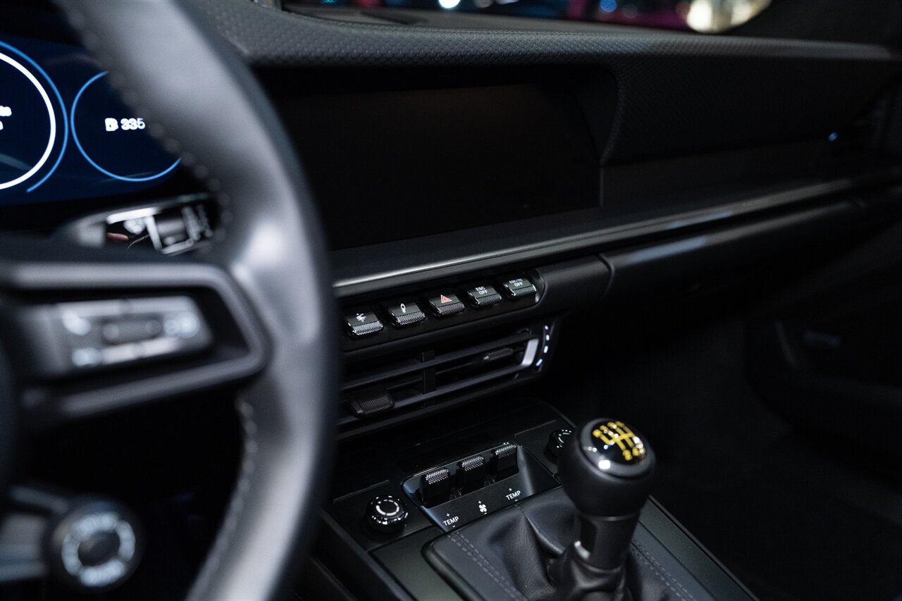 2022 Porsche 911 GT3 Touring   - Photo 19 - Beverly Hills, CA 90212