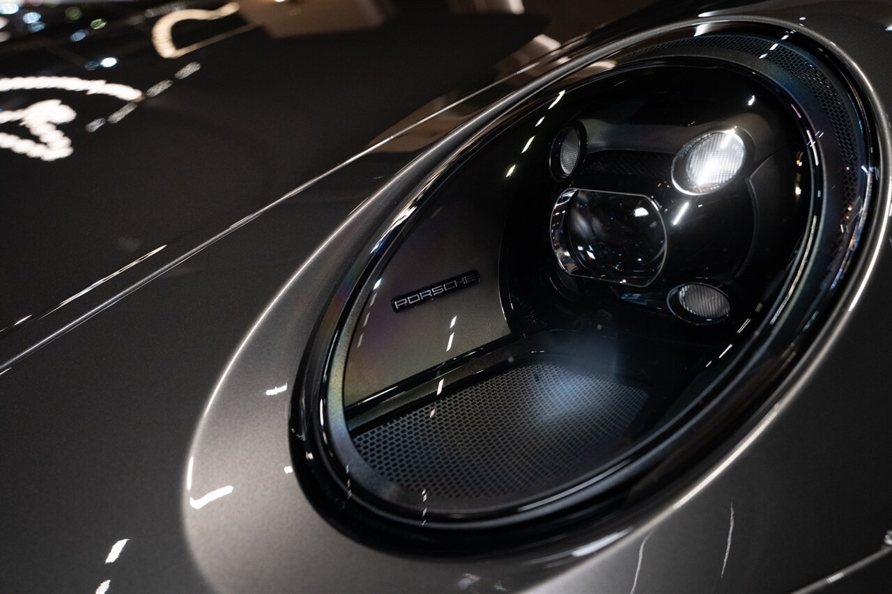 2022 Porsche 911 GT3 Touring   - Photo 9 - Beverly Hills, CA 90212