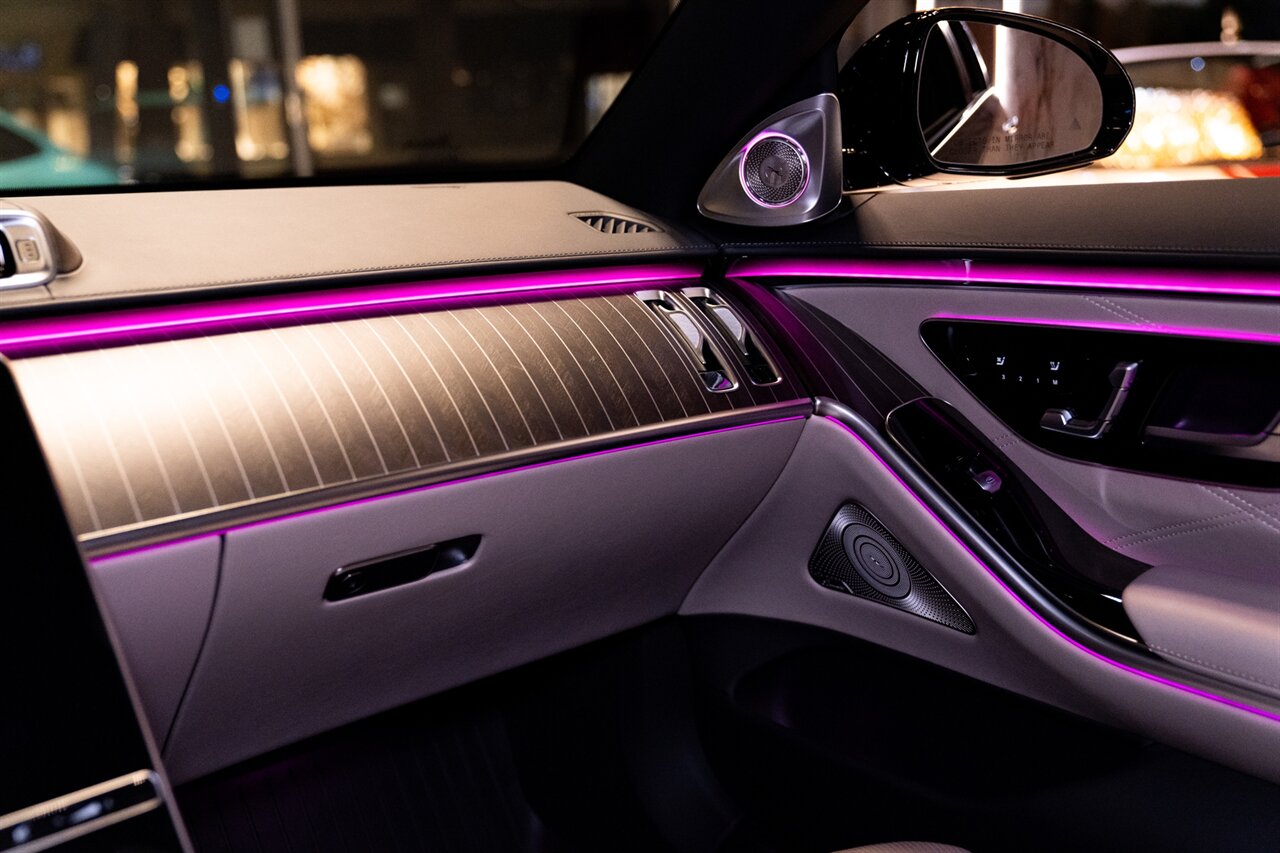 2025 Mercedes-Benz Mercedes-Maybach S 680 Nordic Glow Edition   - Photo 16 - Beverly Hills, CA 90212