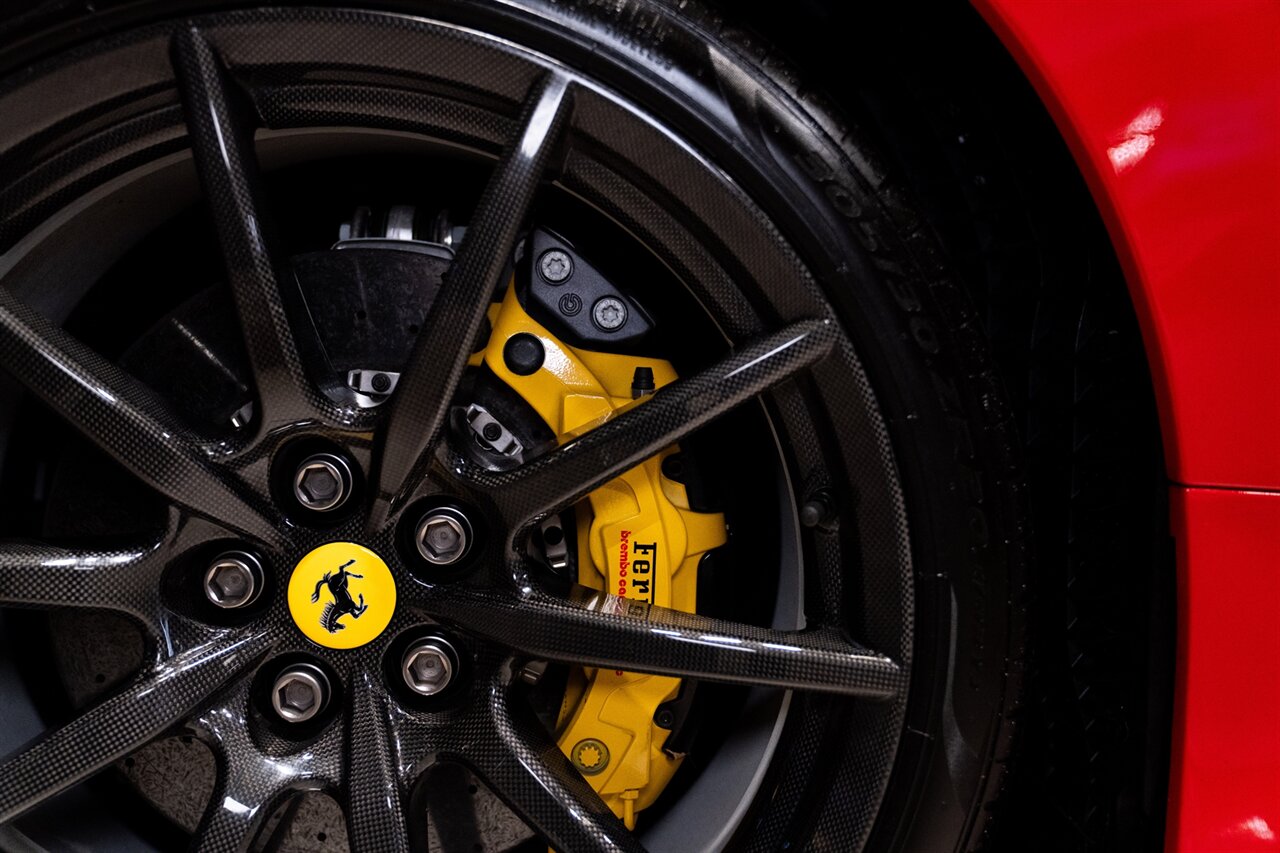 2022 Ferrari F8 Spider   - Photo 27 - Beverly Hills, CA 90212