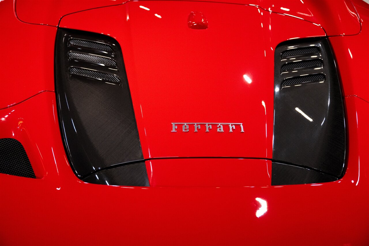2022 Ferrari F8 Spider   - Photo 23 - Beverly Hills, CA 90212