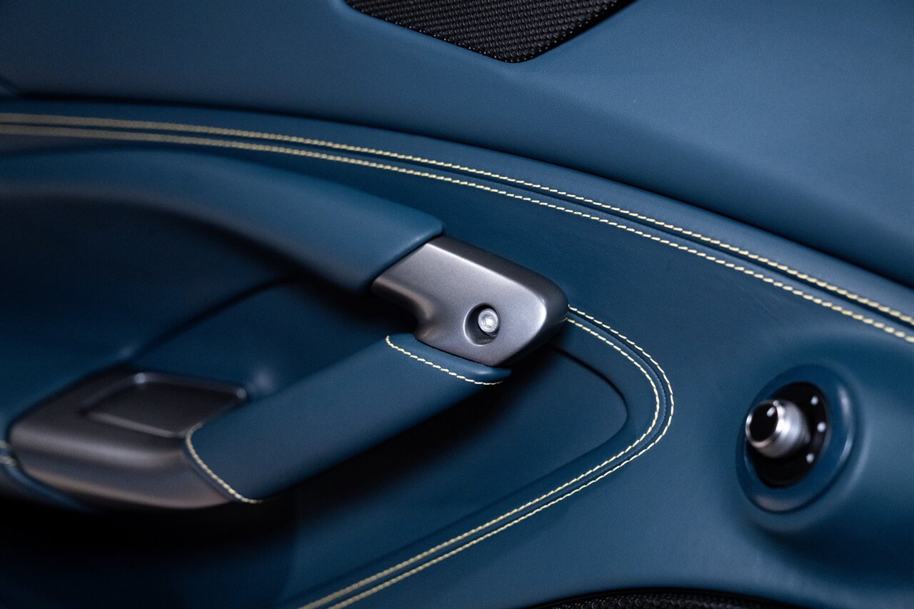 2022 Ferrari F8 Spider   - Photo 38 - Beverly Hills, CA 90212