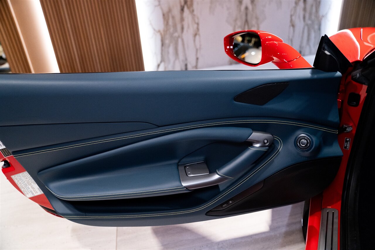 2022 Ferrari F8 Spider   - Photo 19 - Beverly Hills, CA 90212