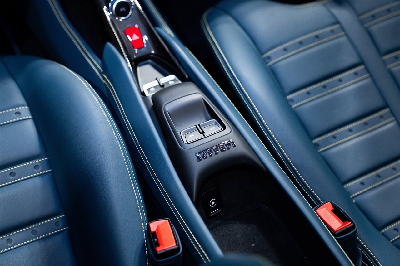 2022 Ferrari F8 Spider   - Photo 21 - Beverly Hills, CA 90212