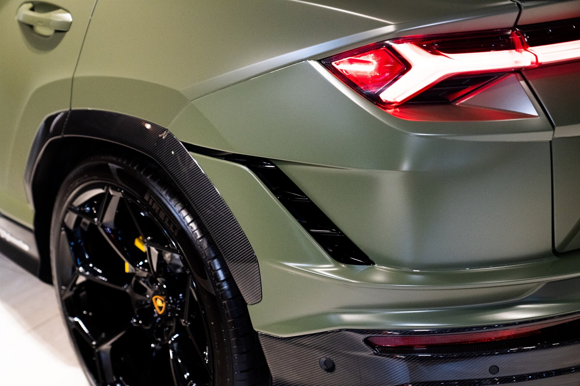 2023 Lamborghini Urus Performante - Photo 10