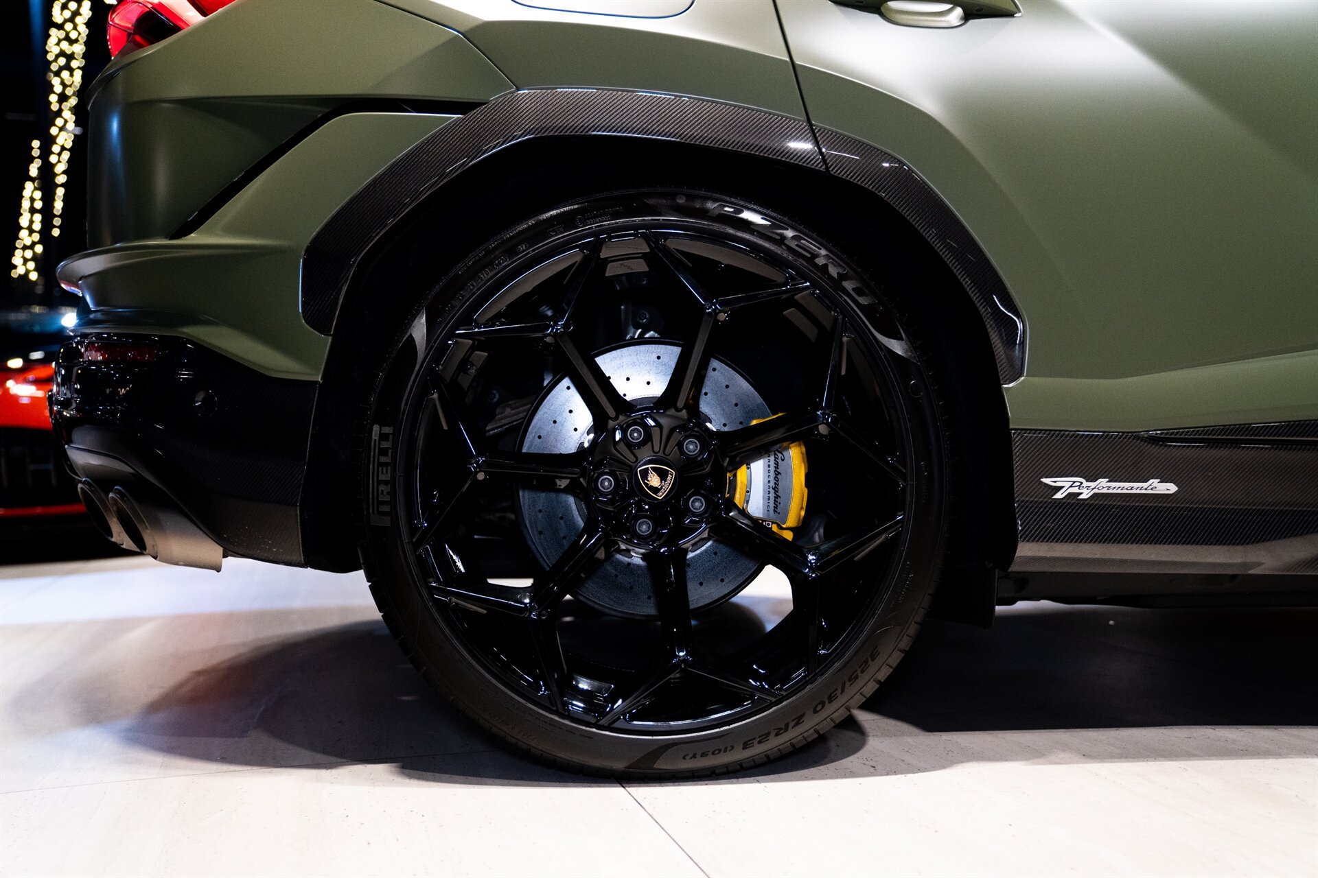 2023 Lamborghini Urus Performante - Photo 6