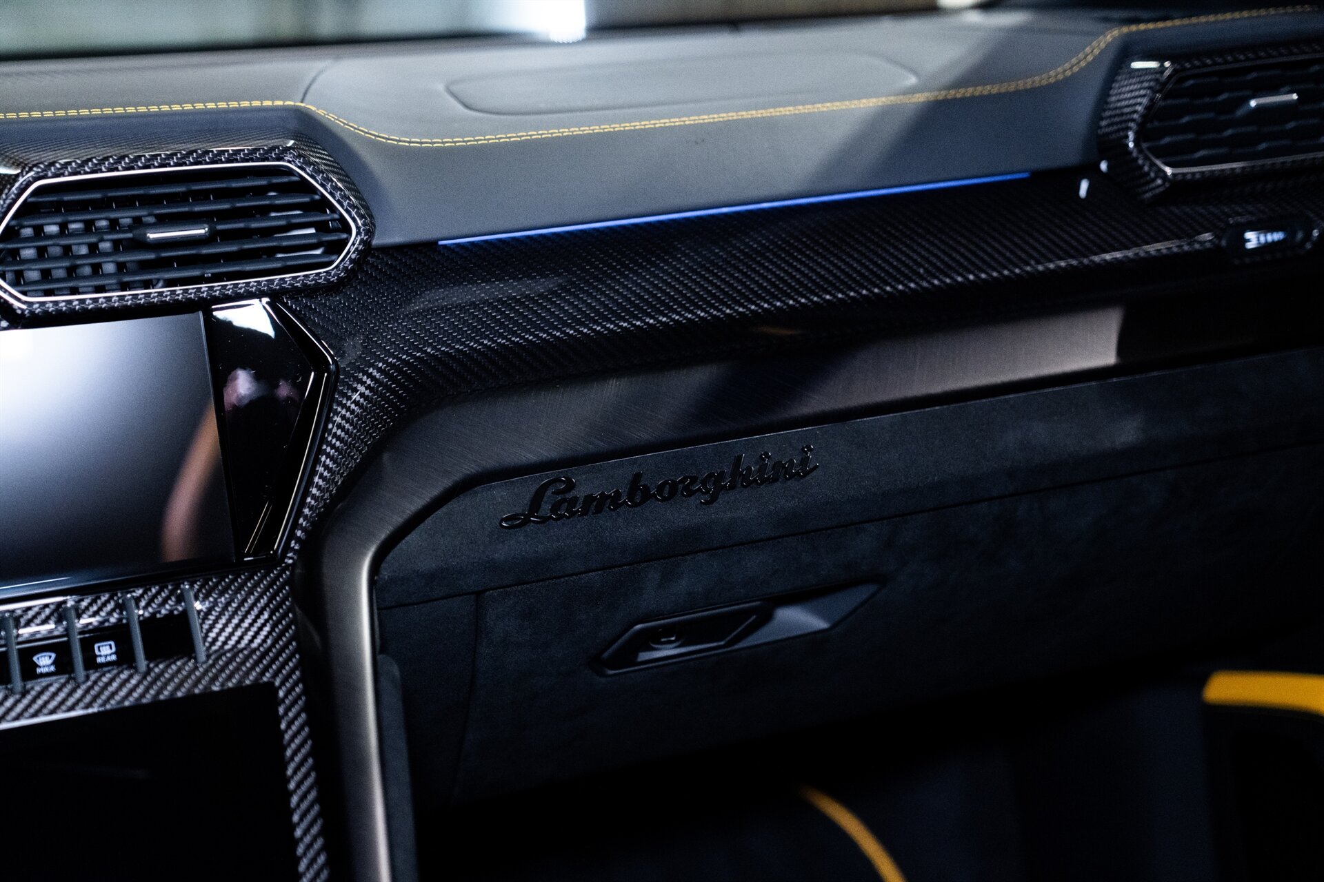 2023 Lamborghini Urus Performante - Photo 24