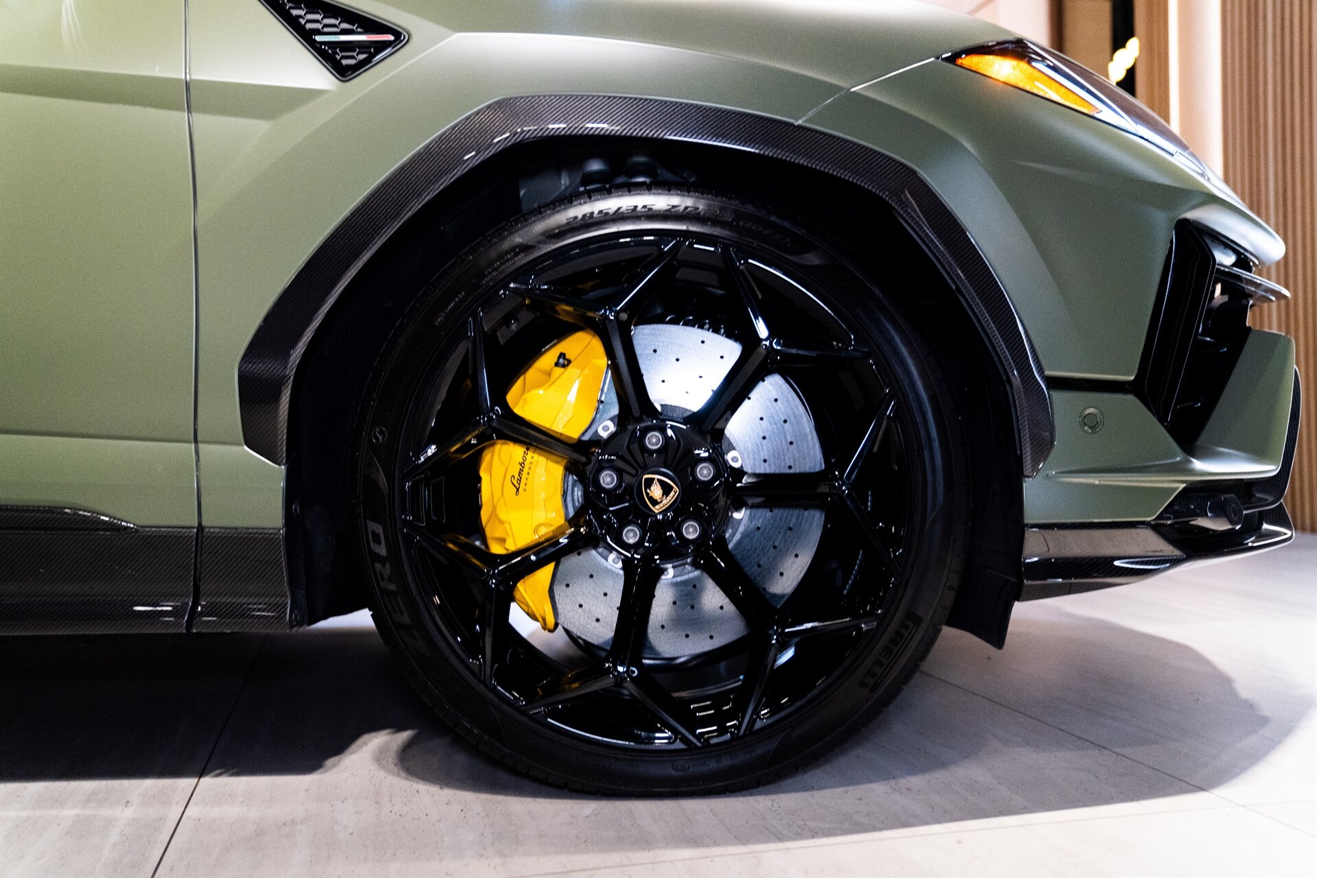 2023 Lamborghini Urus Performante - Photo 11