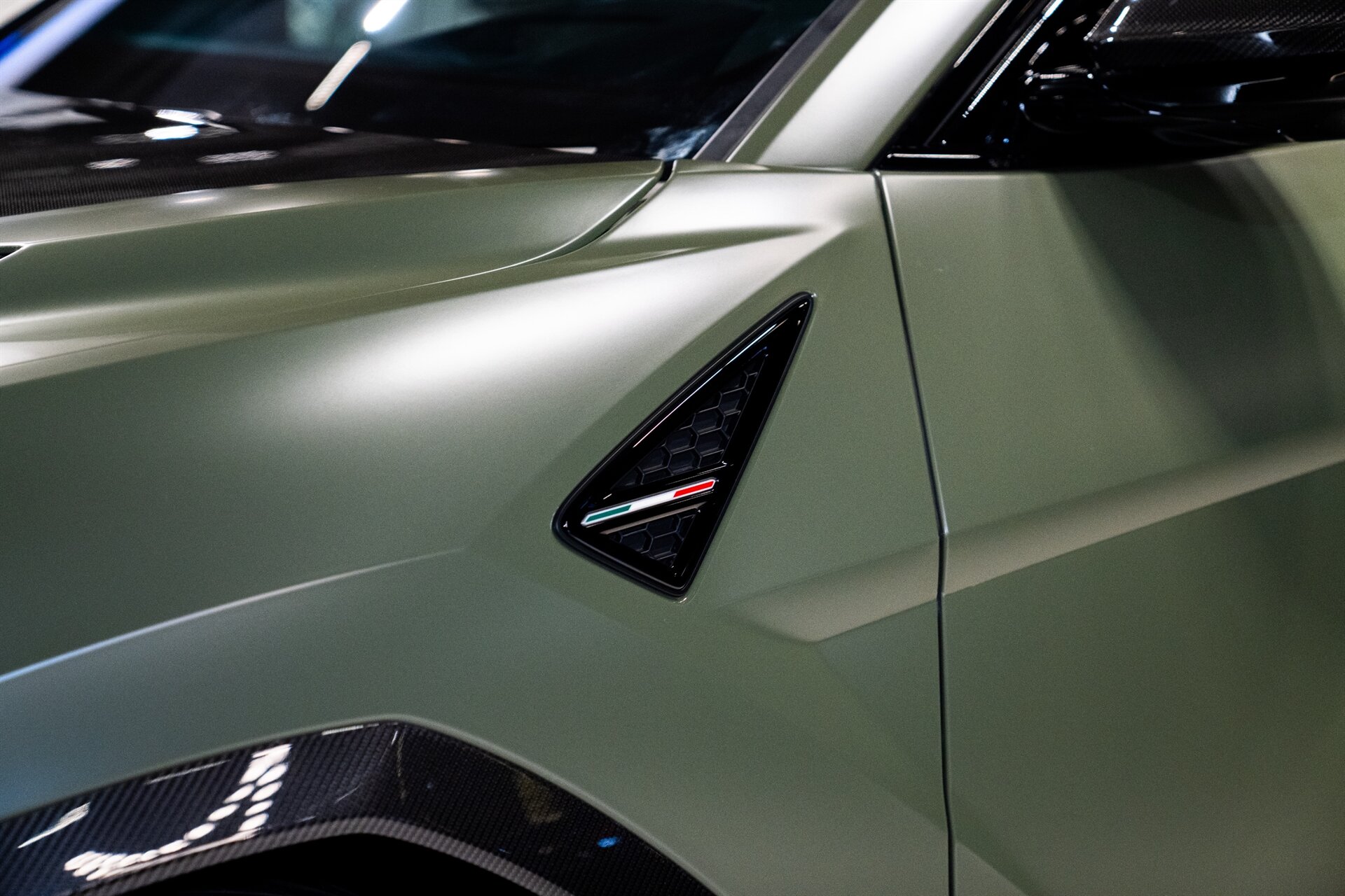 2023 Lamborghini Urus Performante - Photo 16