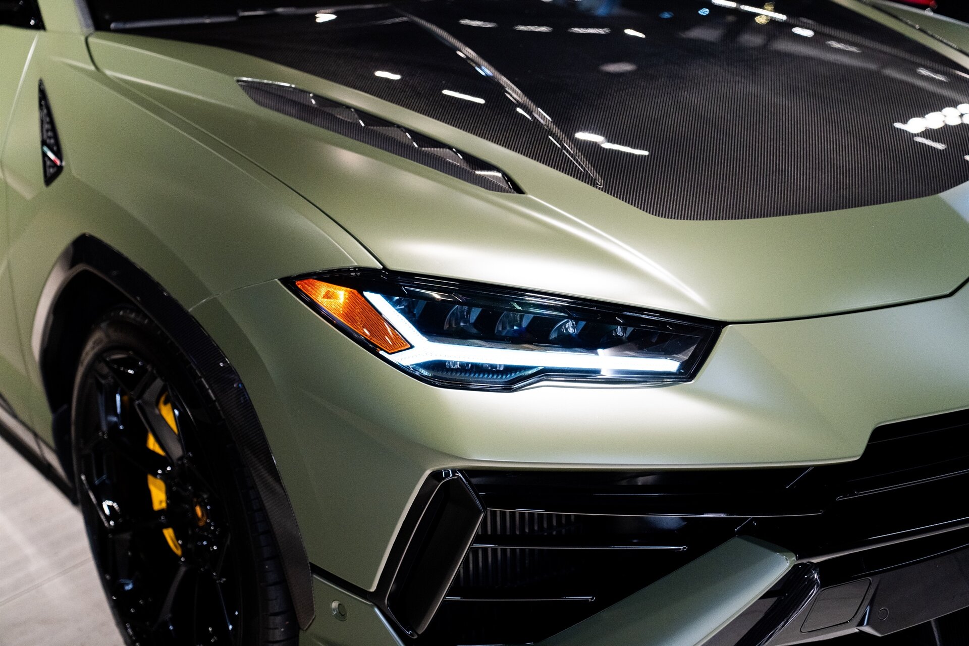 2023 Lamborghini Urus Performante - Photo 13