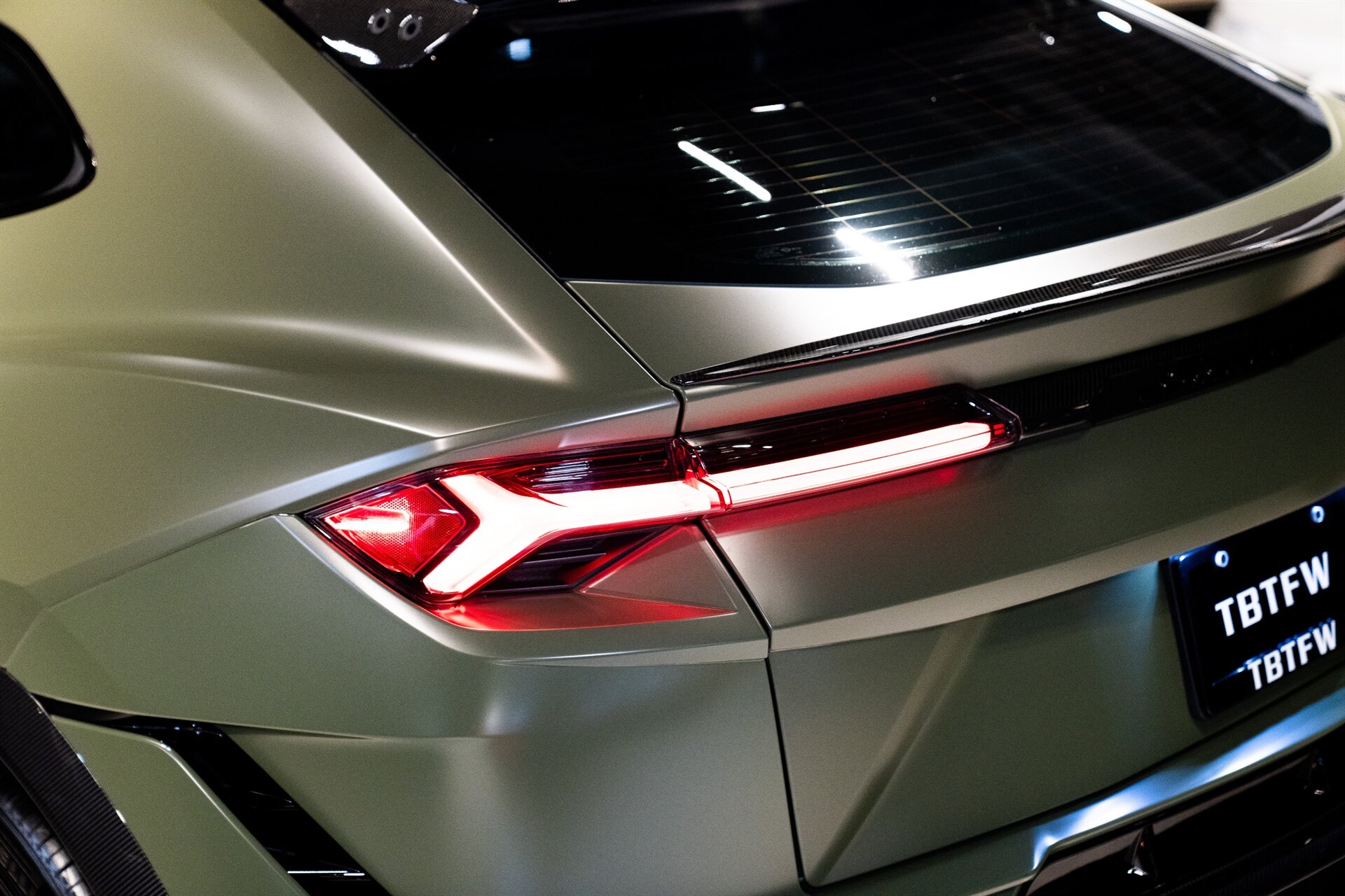 2023 Lamborghini Urus Performante - Photo 9