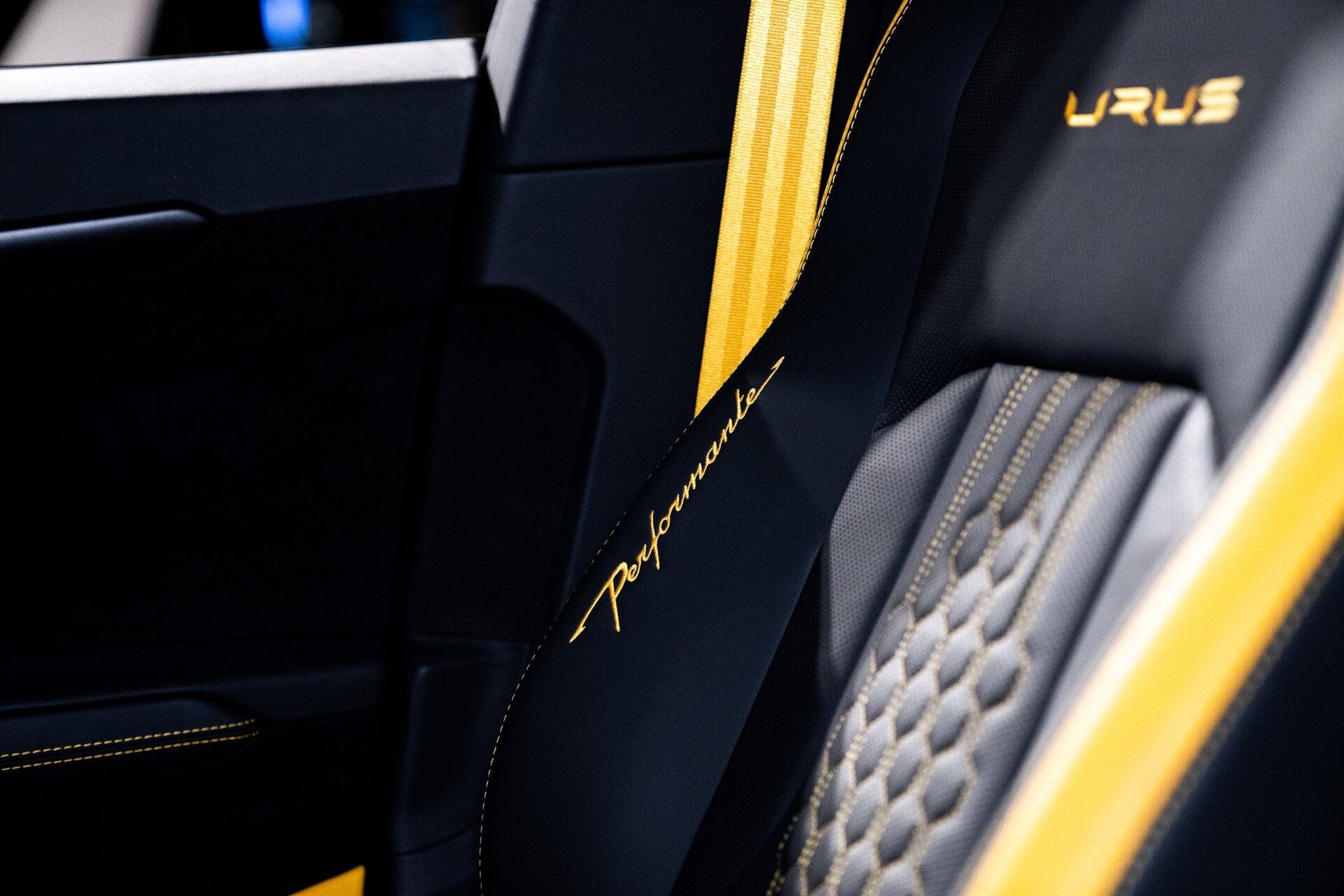 2023 Lamborghini Urus Performante - Photo 27