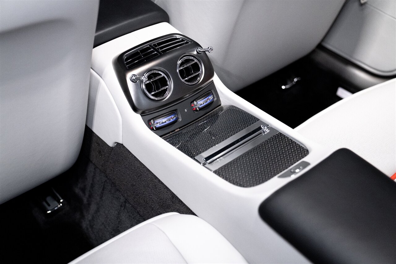 2020 Rolls-Royce Dawn Black Badge   - Photo 20 - Beverly Hills, CA 90212