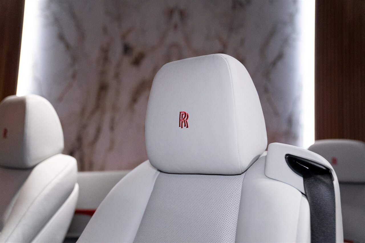2020 Rolls-Royce Dawn Black Badge   - Photo 16 - Beverly Hills, CA 90212