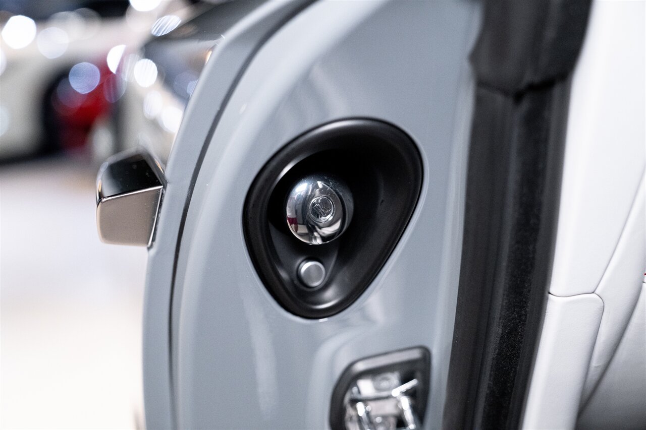 2020 Rolls-Royce Dawn Black Badge   - Photo 18 - Beverly Hills, CA 90212