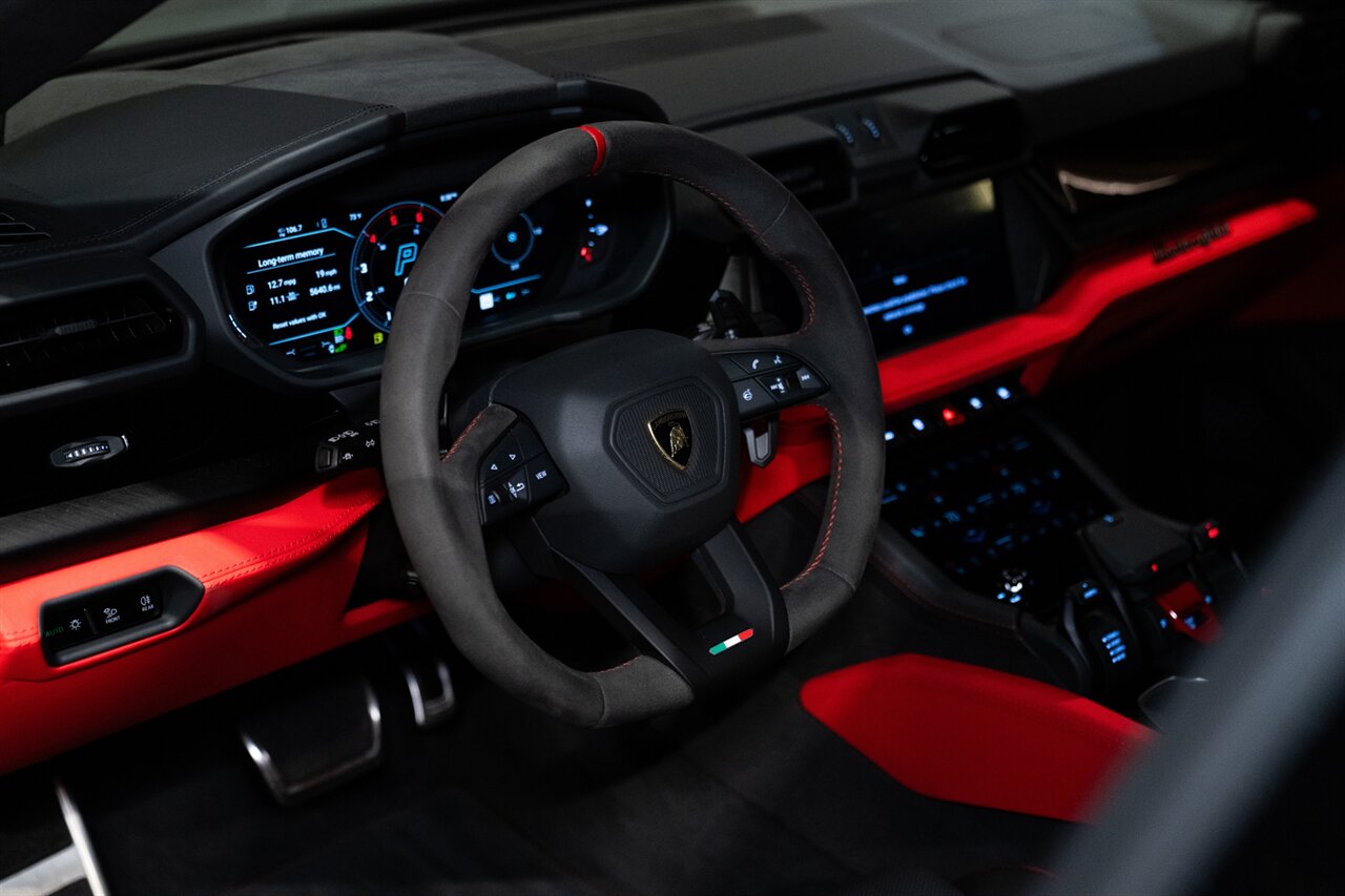 2025 Lamborghini Urus SE - Photo 12 - Beverly Hills, CA 90212