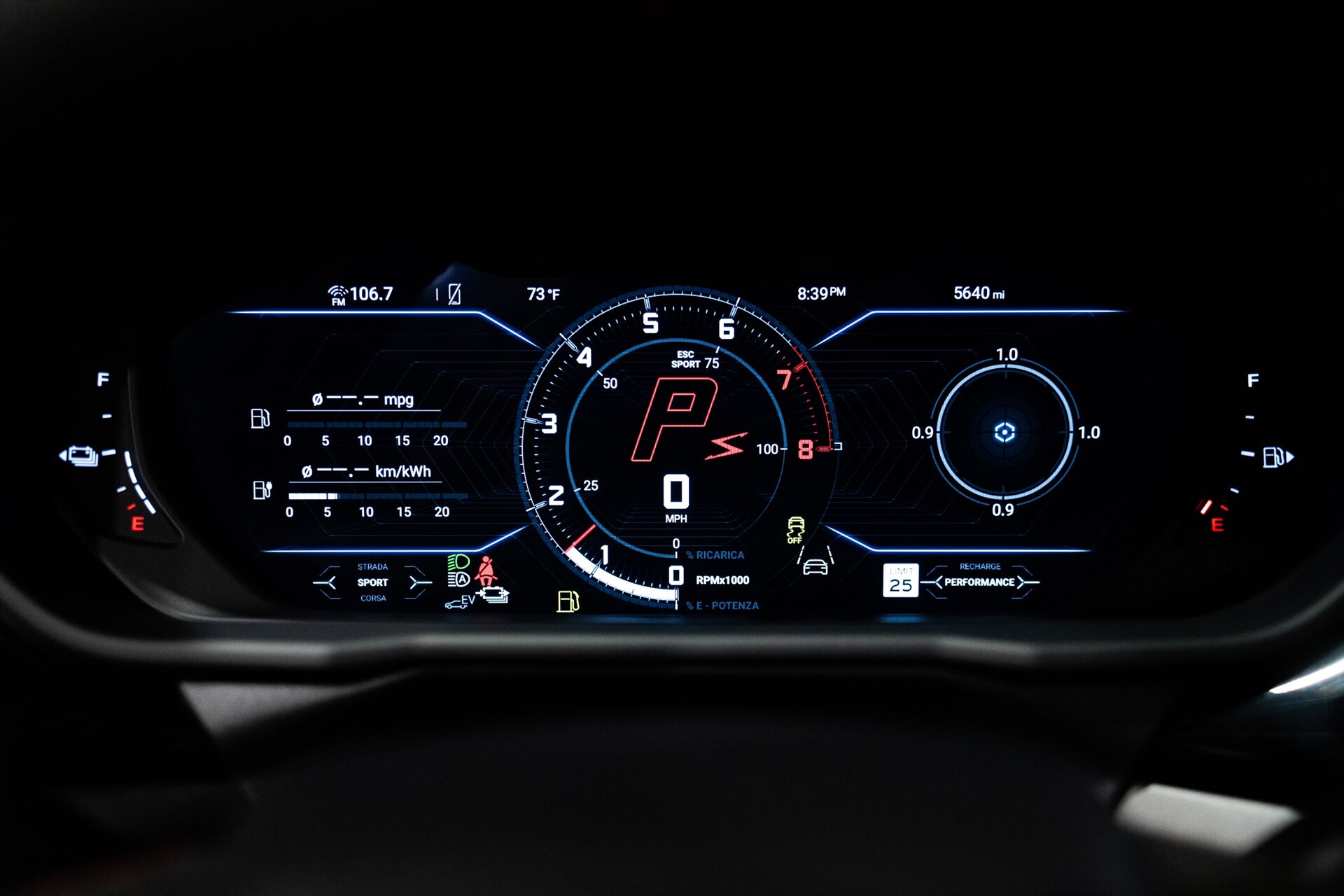 2025 Lamborghini Urus SE - Photo 13