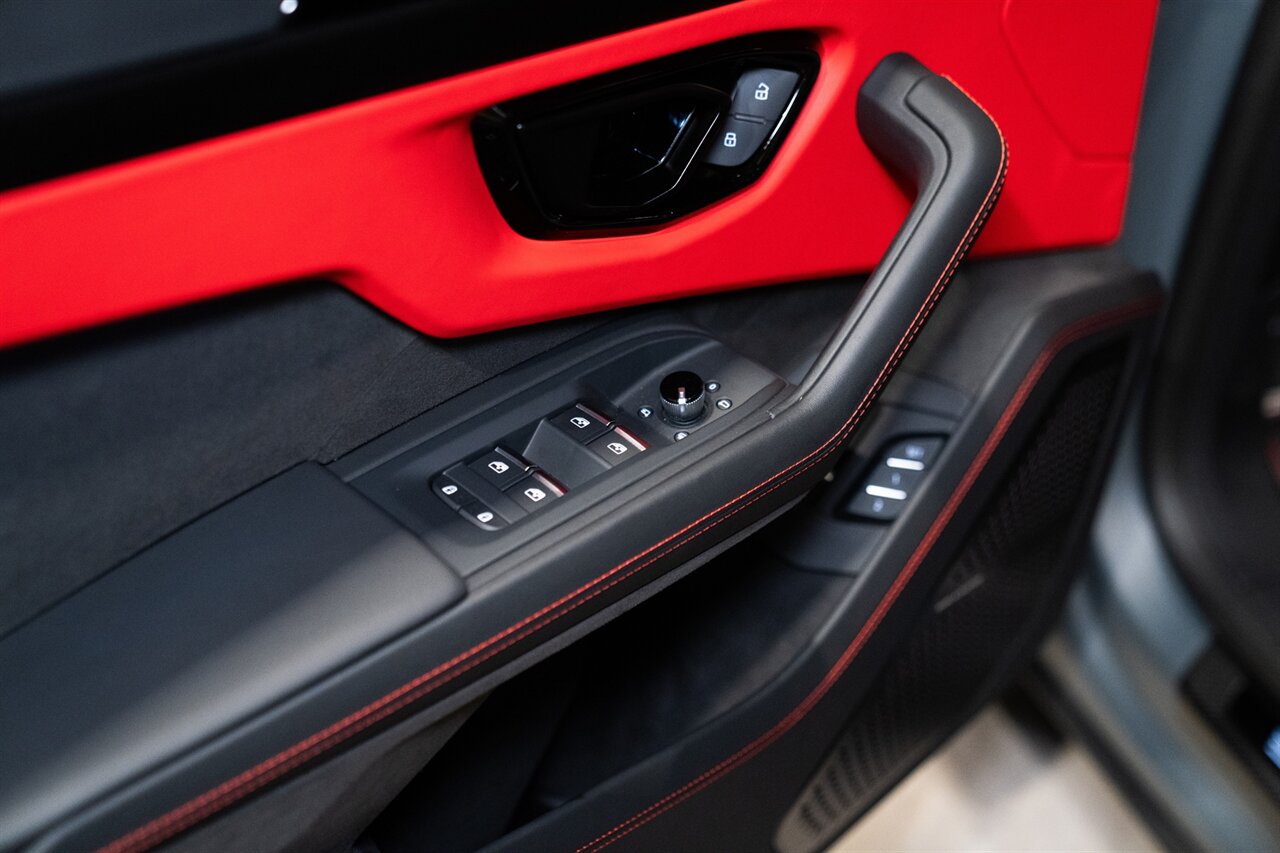 2025 Lamborghini Urus SE - Photo 20 - Beverly Hills, CA 90212