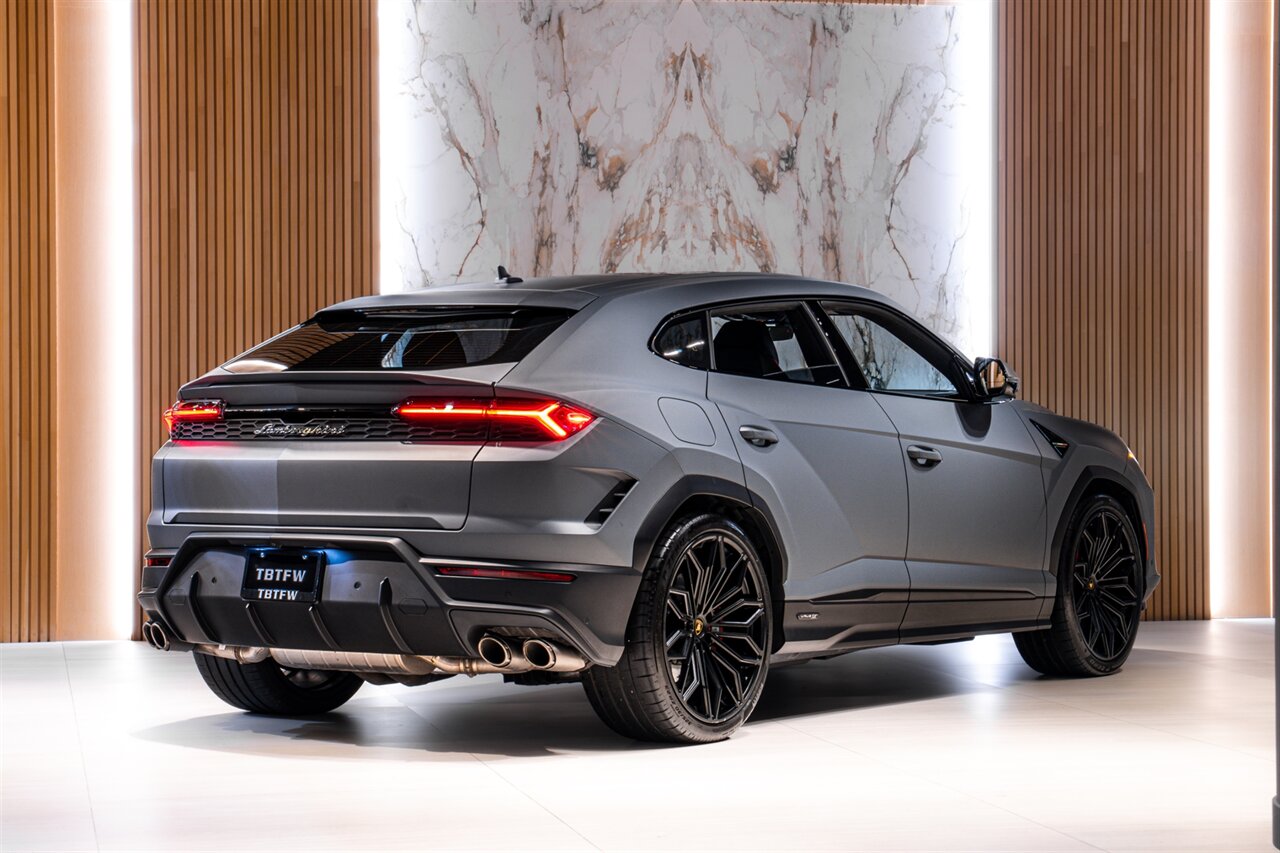 2025 Lamborghini Urus SE - Photo 4 - Beverly Hills, CA 90212