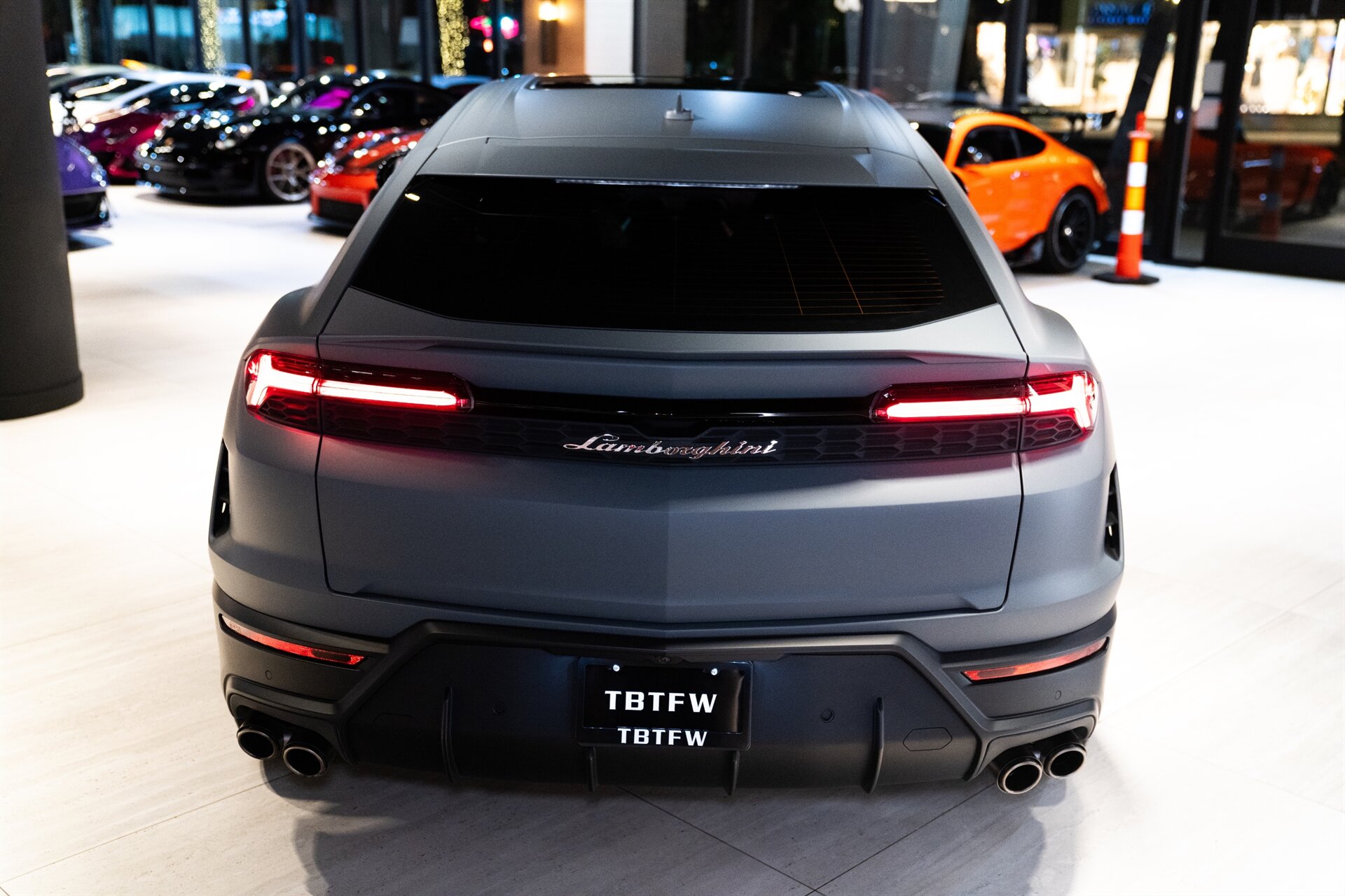 2025 Lamborghini Urus SE - Photo 16