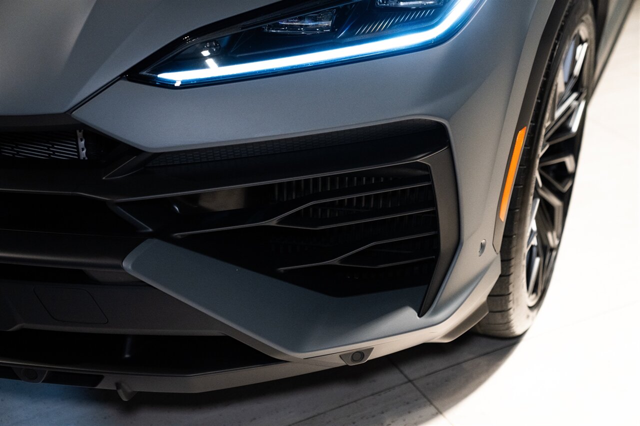 2025 Lamborghini Urus SE - Photo 8 - Beverly Hills, CA 90212