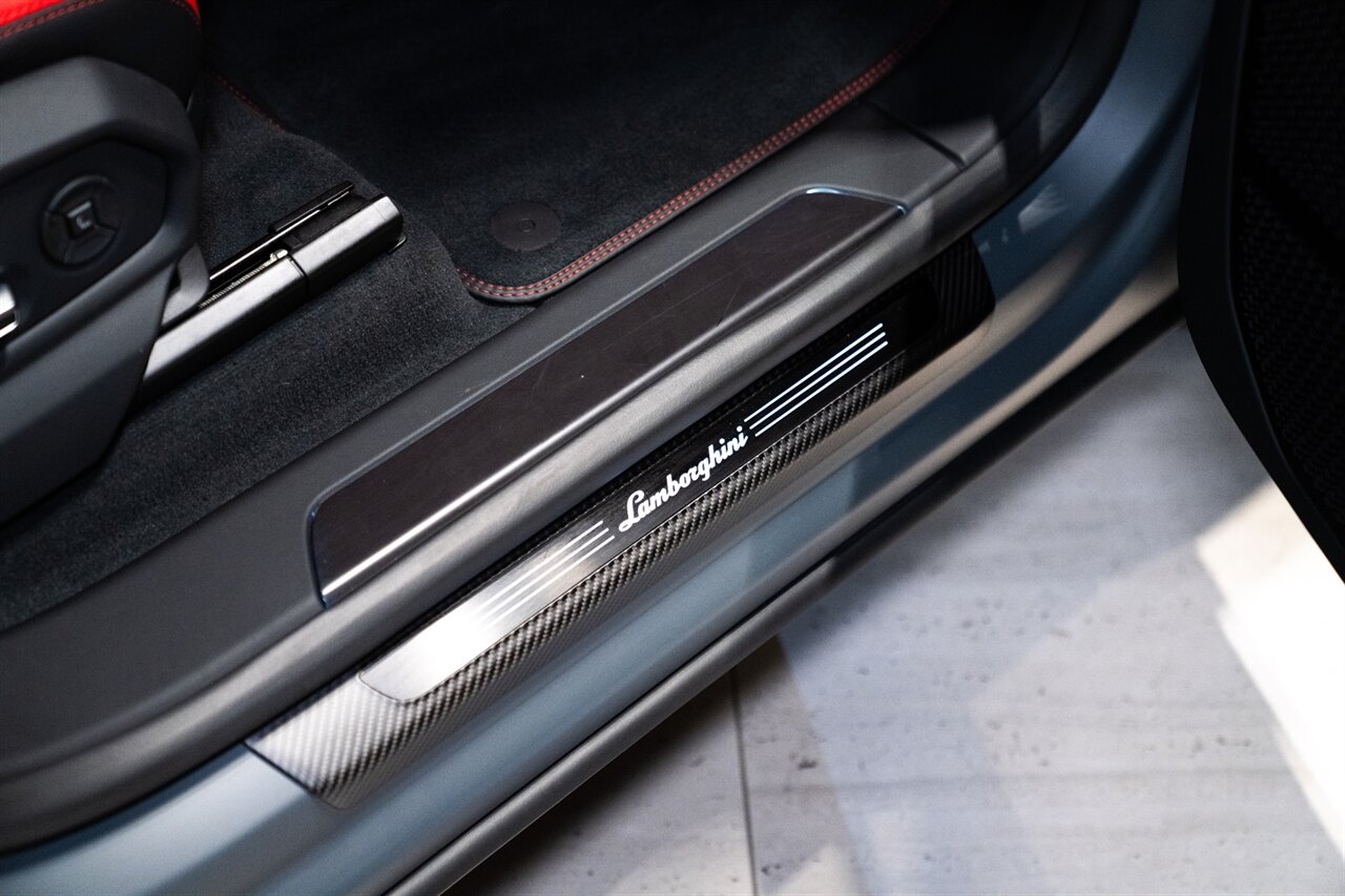 2025 Lamborghini Urus SE - Photo 9 - Beverly Hills, CA 90212