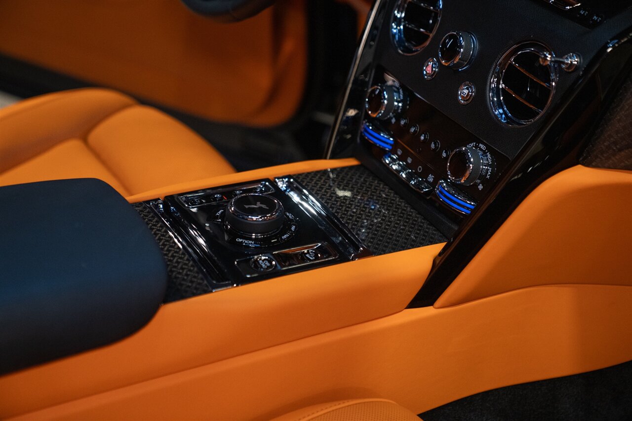 2022 Rolls-Royce Black Badge Cullinan   - Photo 10 - Beverly Hills, CA 90212