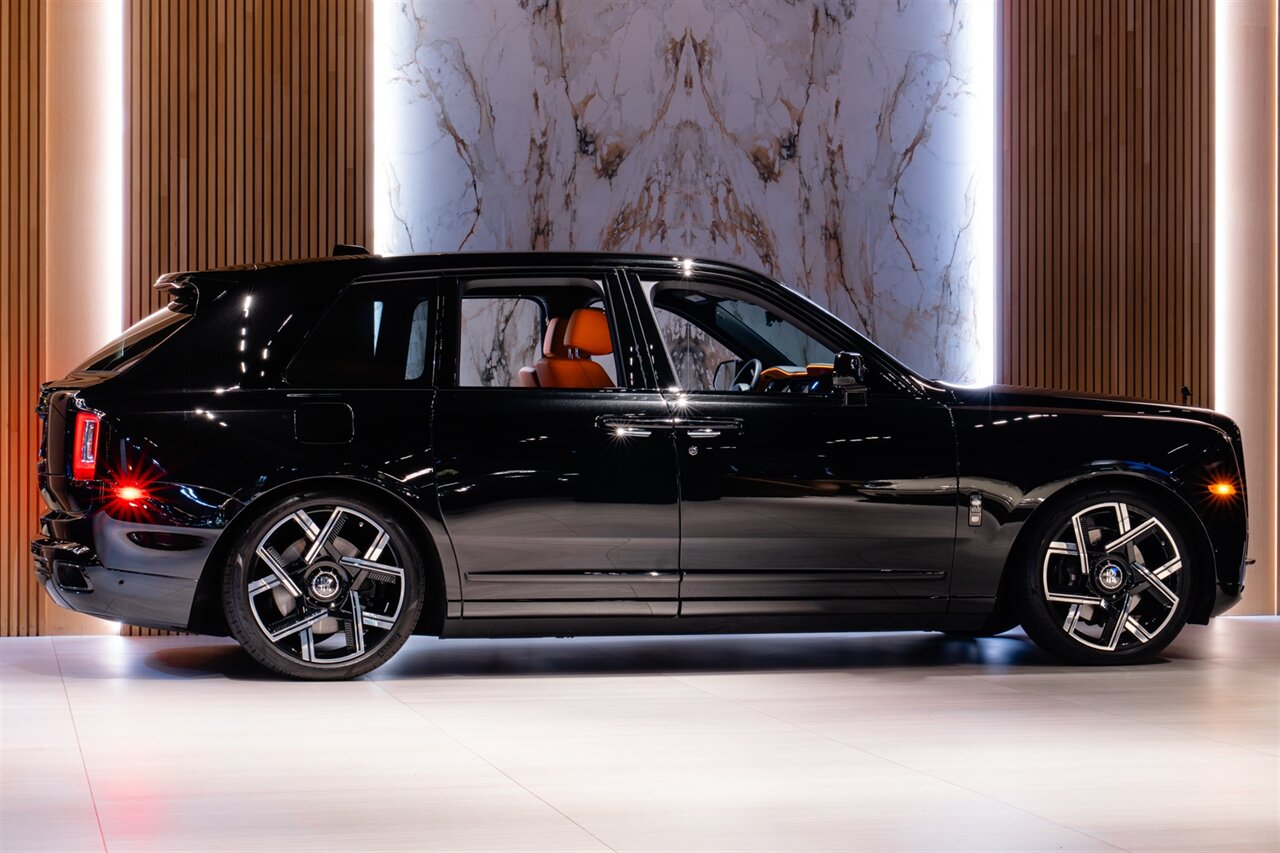 2022 Rolls-Royce Black Badge Cullinan   - Photo 6 - Beverly Hills, CA 90212