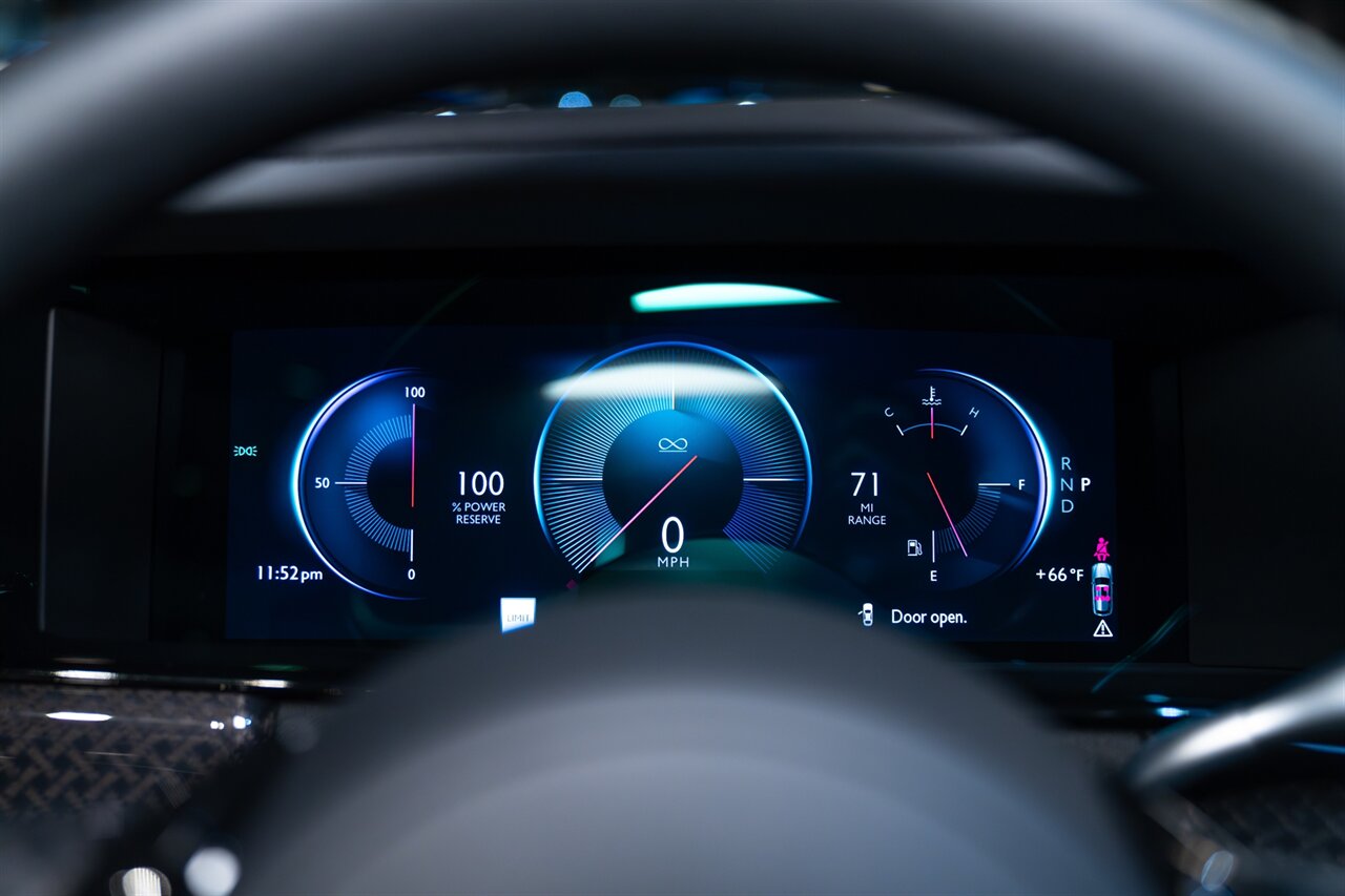 2025 Rolls-Royce Black Badge Cullinan   - Photo 23 - Beverly Hills, CA 90212