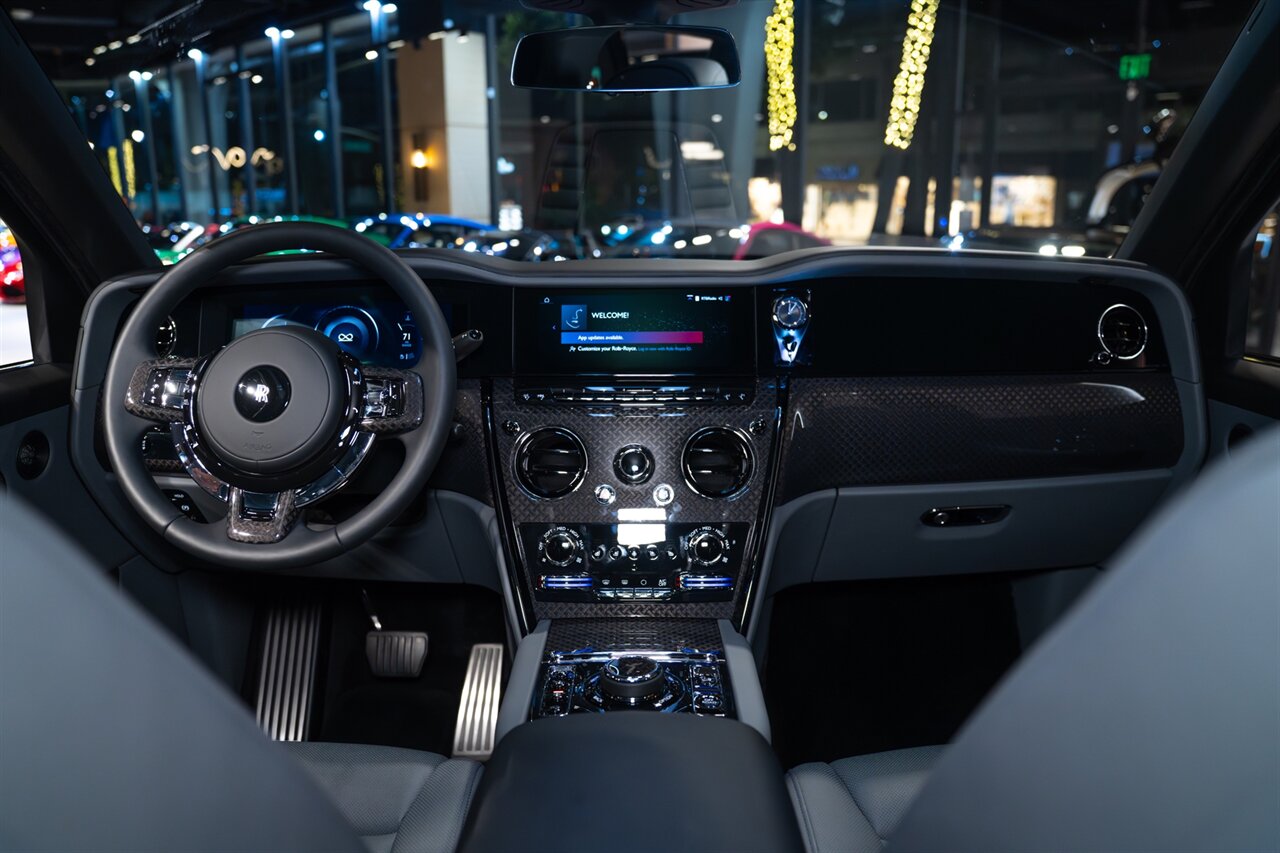 2025 Rolls-Royce Black Badge Cullinan   - Photo 55 - Beverly Hills, CA 90212