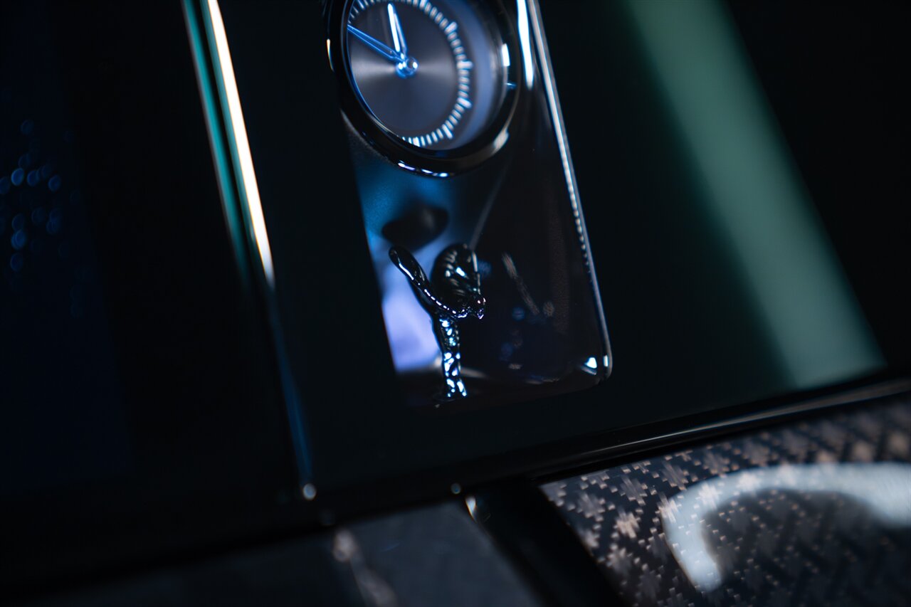 2025 Rolls-Royce Black Badge Cullinan   - Photo 20 - Beverly Hills, CA 90212