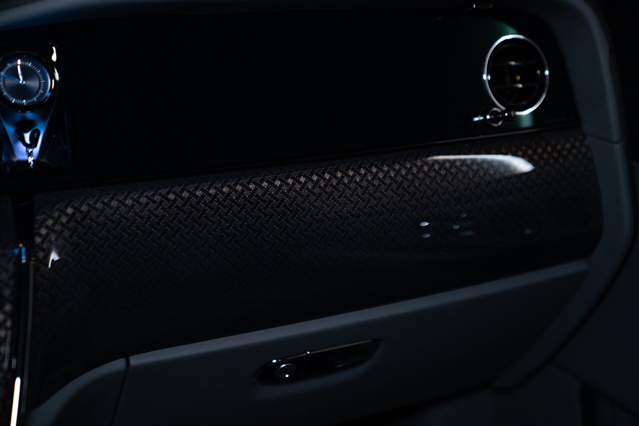2025 Rolls-Royce Black Badge Cullinan   - Photo 16 - Beverly Hills, CA 90212