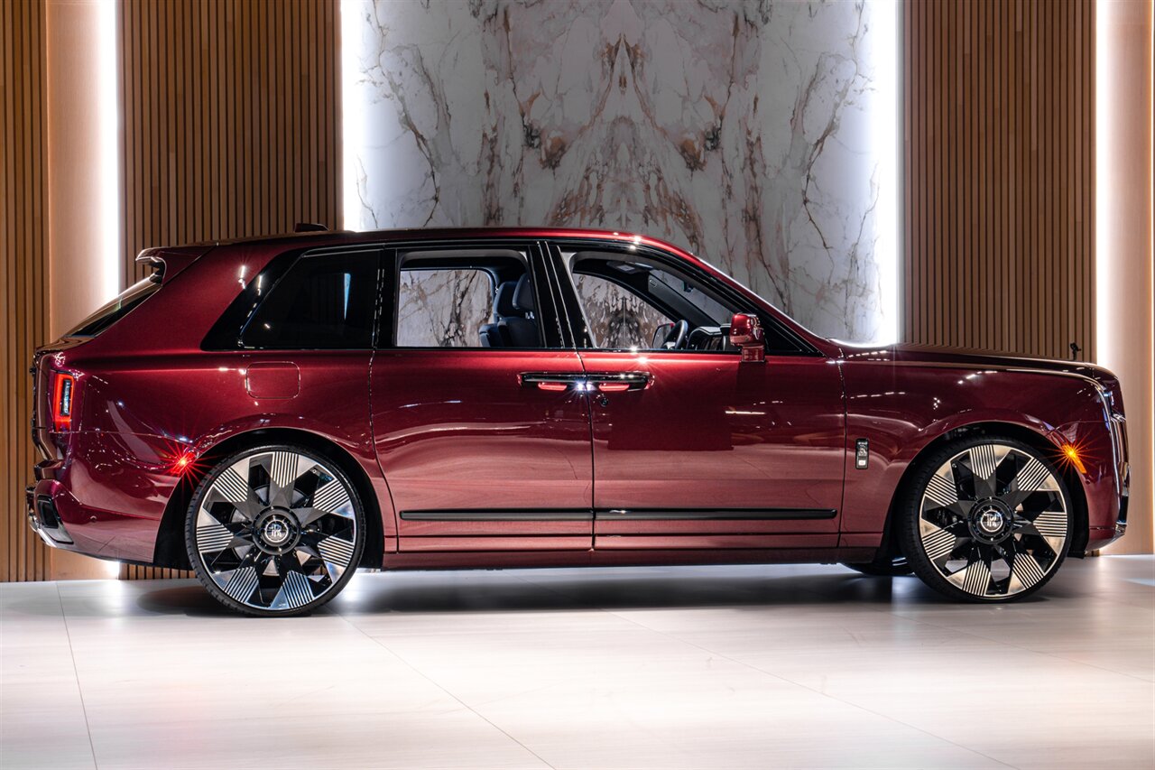 2025 Rolls-Royce Black Badge Cullinan   - Photo 5 - Beverly Hills, CA 90212