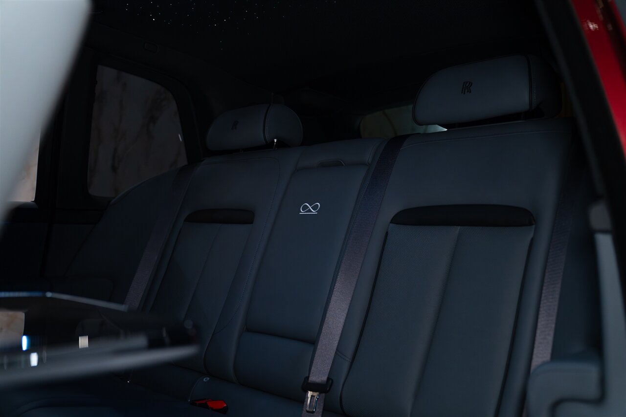 2025 Rolls-Royce Black Badge Cullinan   - Photo 11 - Beverly Hills, CA 90212