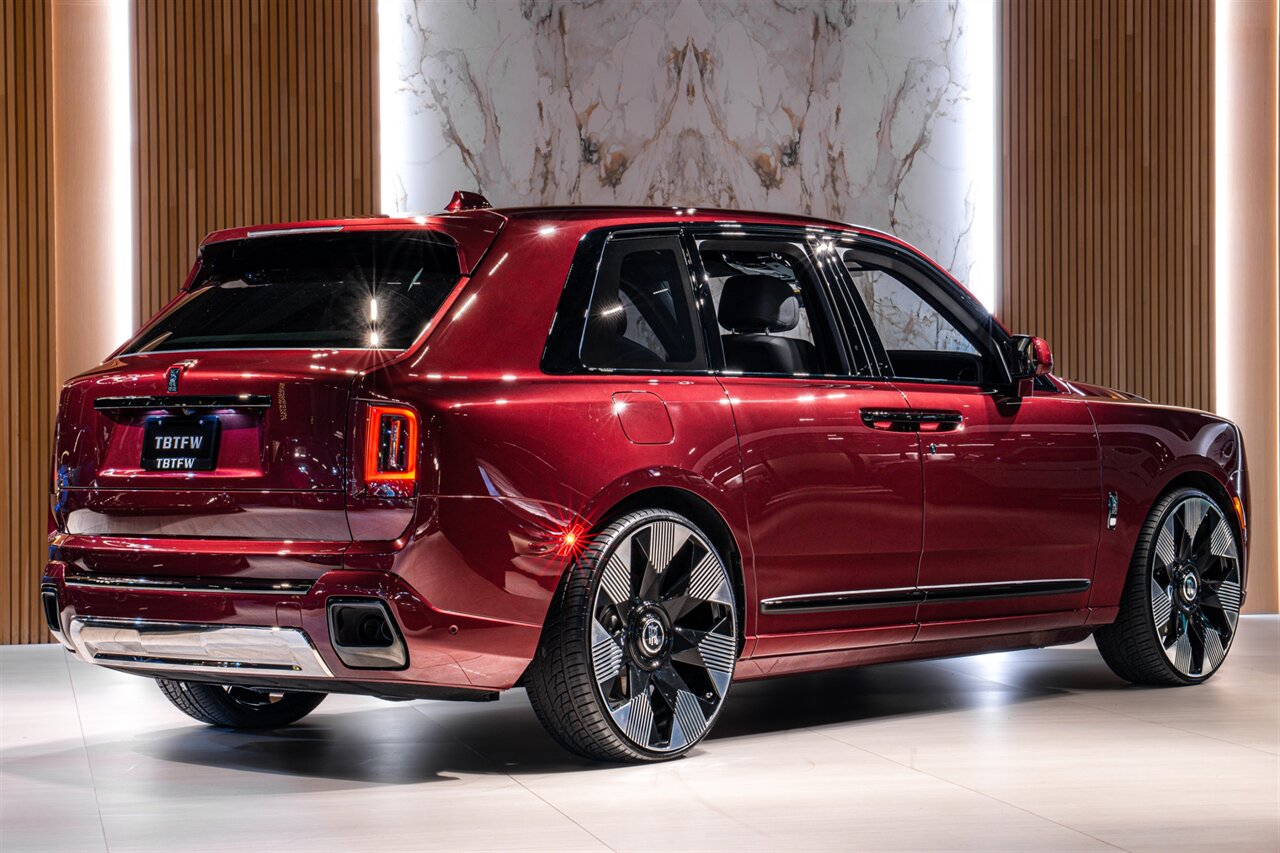2025 Rolls-Royce Black Badge Cullinan   - Photo 4 - Beverly Hills, CA 90212