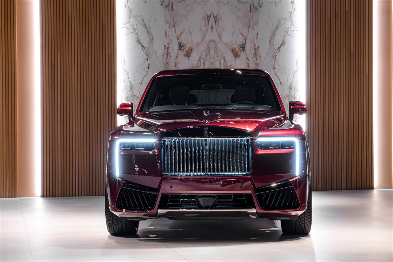 2025 Rolls-Royce Black Badge Cullinan   - Photo 3 - Beverly Hills, CA 90212