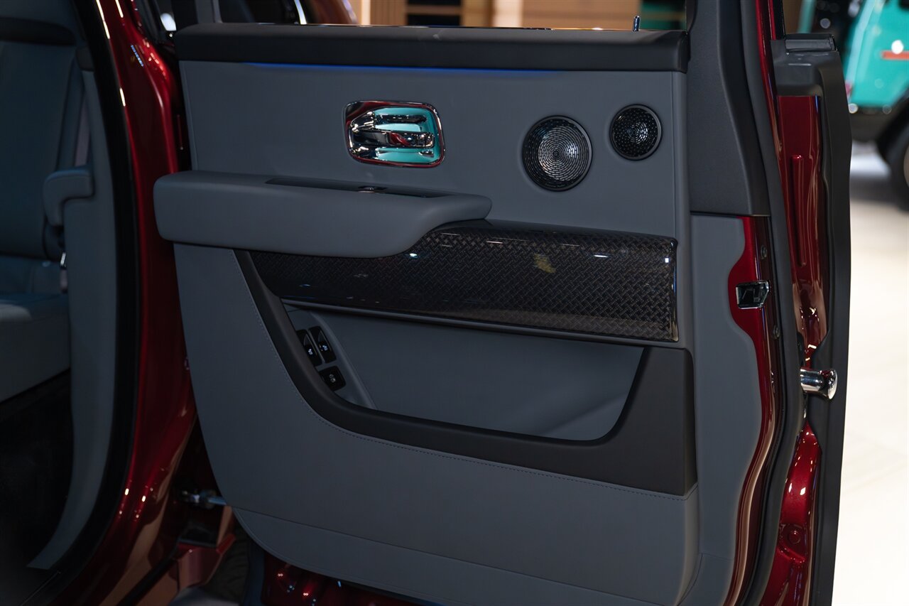 2025 Rolls-Royce Black Badge Cullinan   - Photo 57 - Beverly Hills, CA 90212