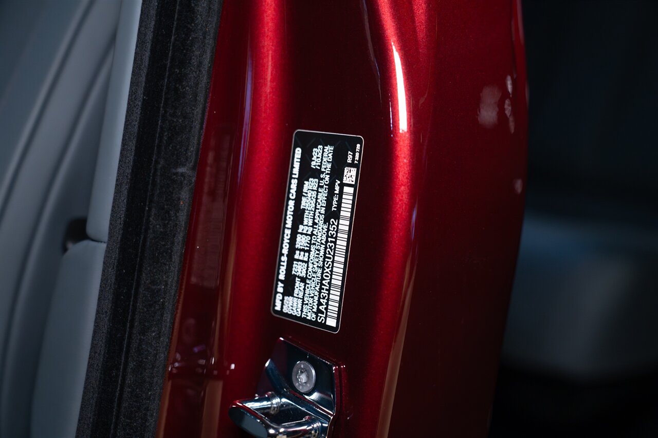 2025 Rolls-Royce Black Badge Cullinan   - Photo 28 - Beverly Hills, CA 90212