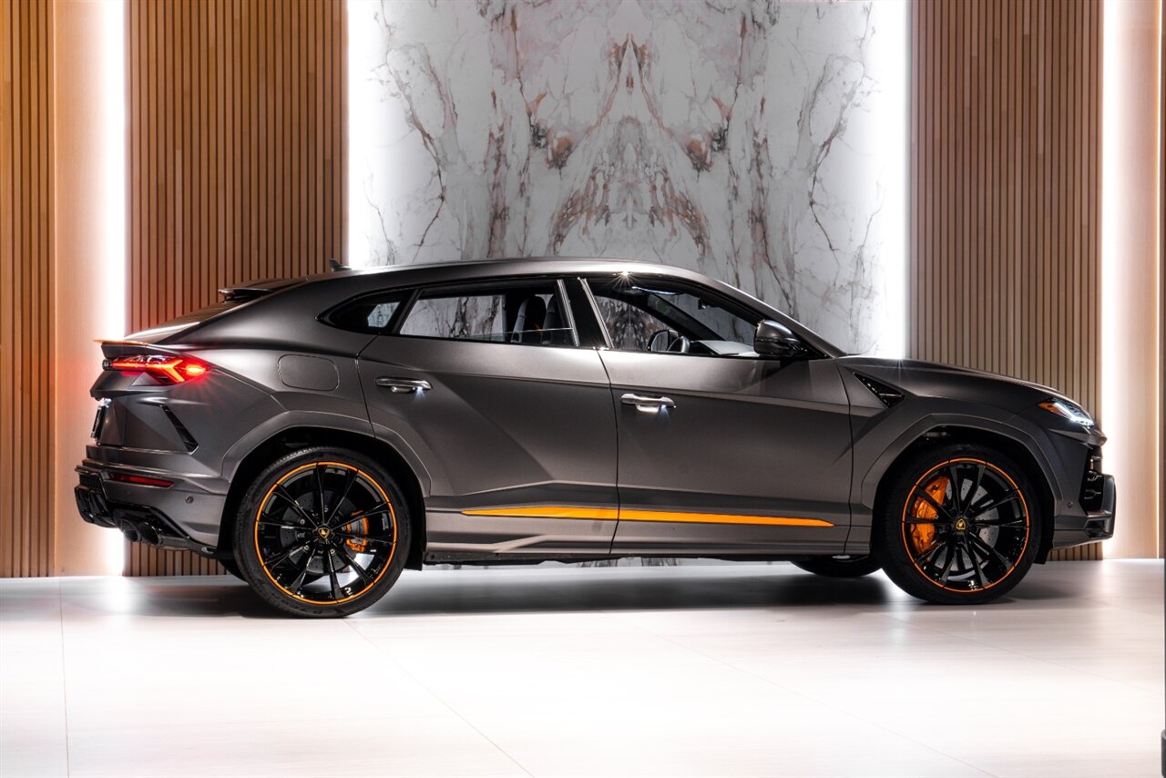 2022 Lamborghini Urus - Photo 5 - Beverly Hills, CA 90212