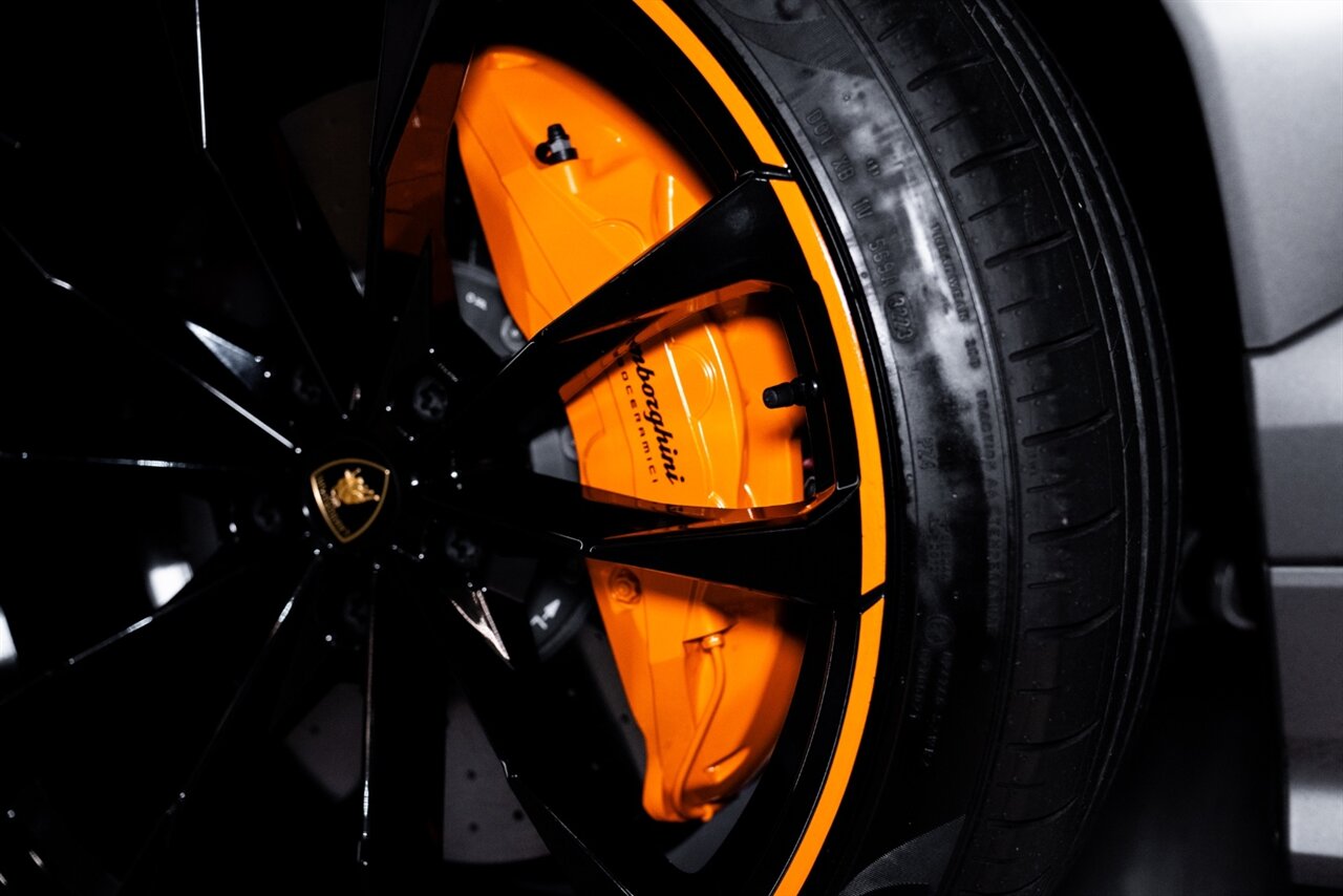 2022 Lamborghini Urus - Photo 27 - Beverly Hills, CA 90212