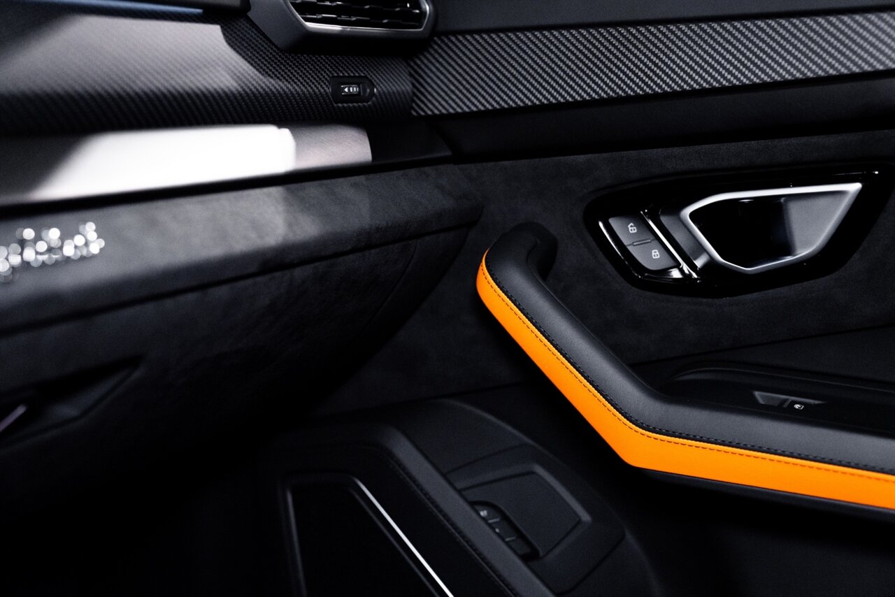 2022 Lamborghini Urus - Photo 12 - Beverly Hills, CA 90212
