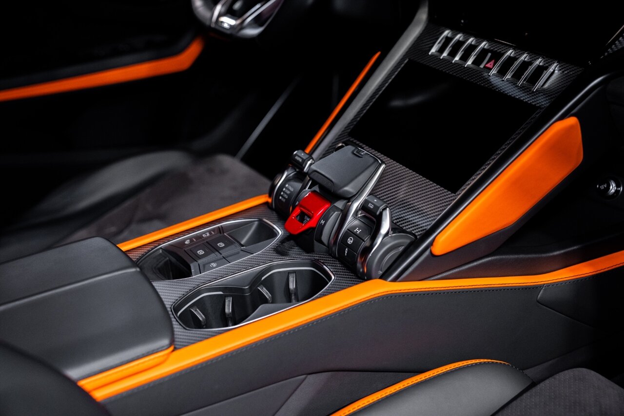 2022 Lamborghini Urus - Photo 20 - Beverly Hills, CA 90212