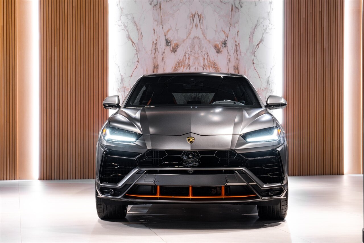 2022 Lamborghini Urus - Photo 2 - Beverly Hills, CA 90212