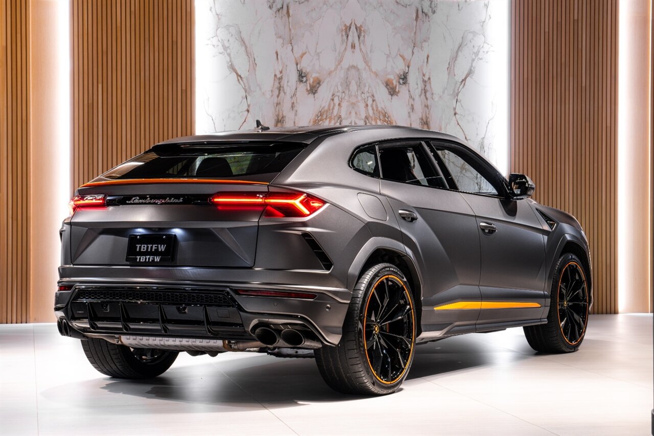 2022 Lamborghini Urus - Photo 4 - Beverly Hills, CA 90212