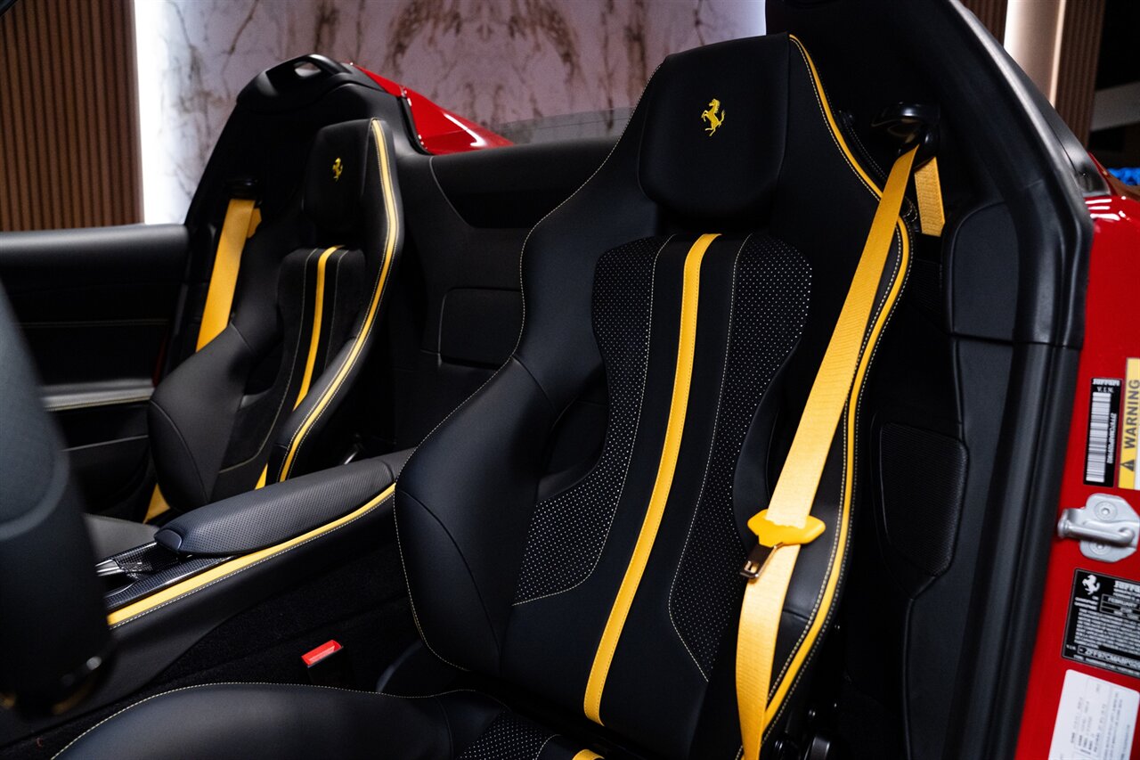 2023 Ferrari 812 GTS   - Photo 8 - Beverly Hills, CA 90212