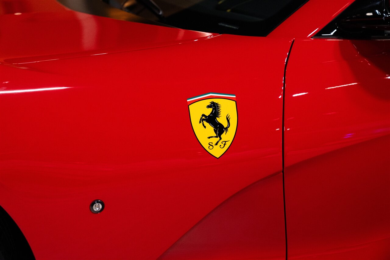 2023 Ferrari 812 GTS   - Photo 23 - Beverly Hills, CA 90212