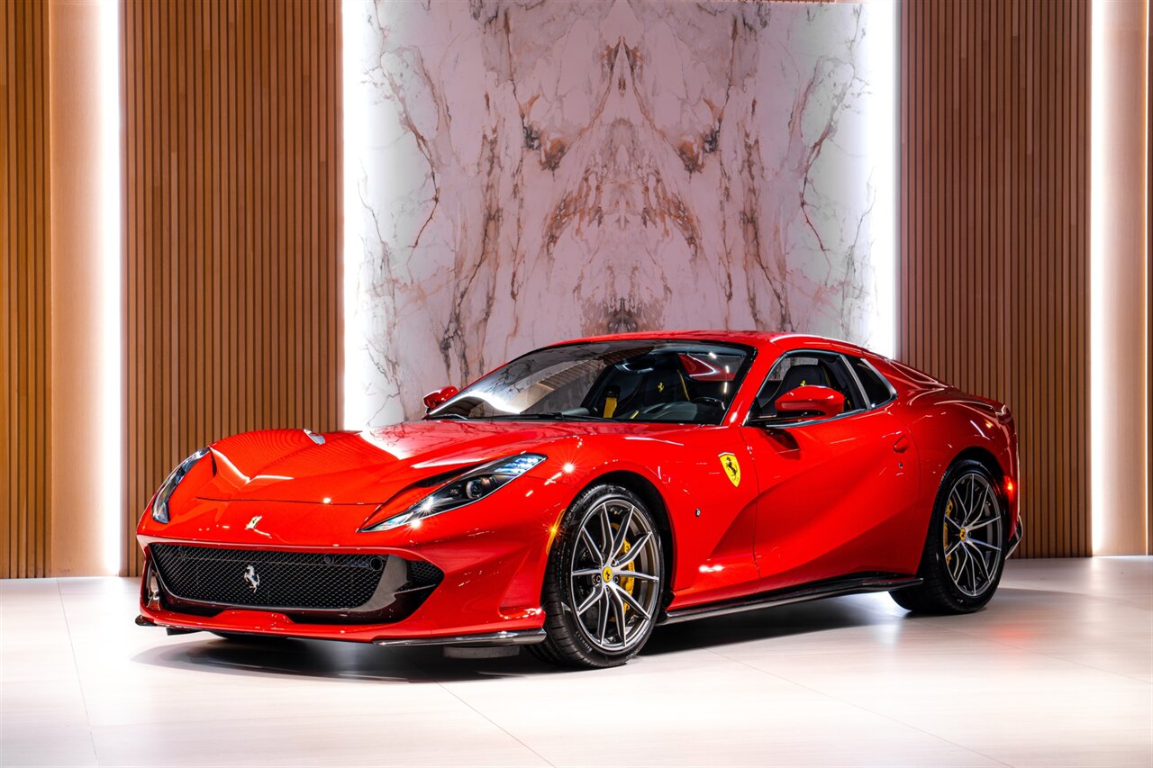 2023 Ferrari 812 GTS   - Photo 2 - Beverly Hills, CA 90212