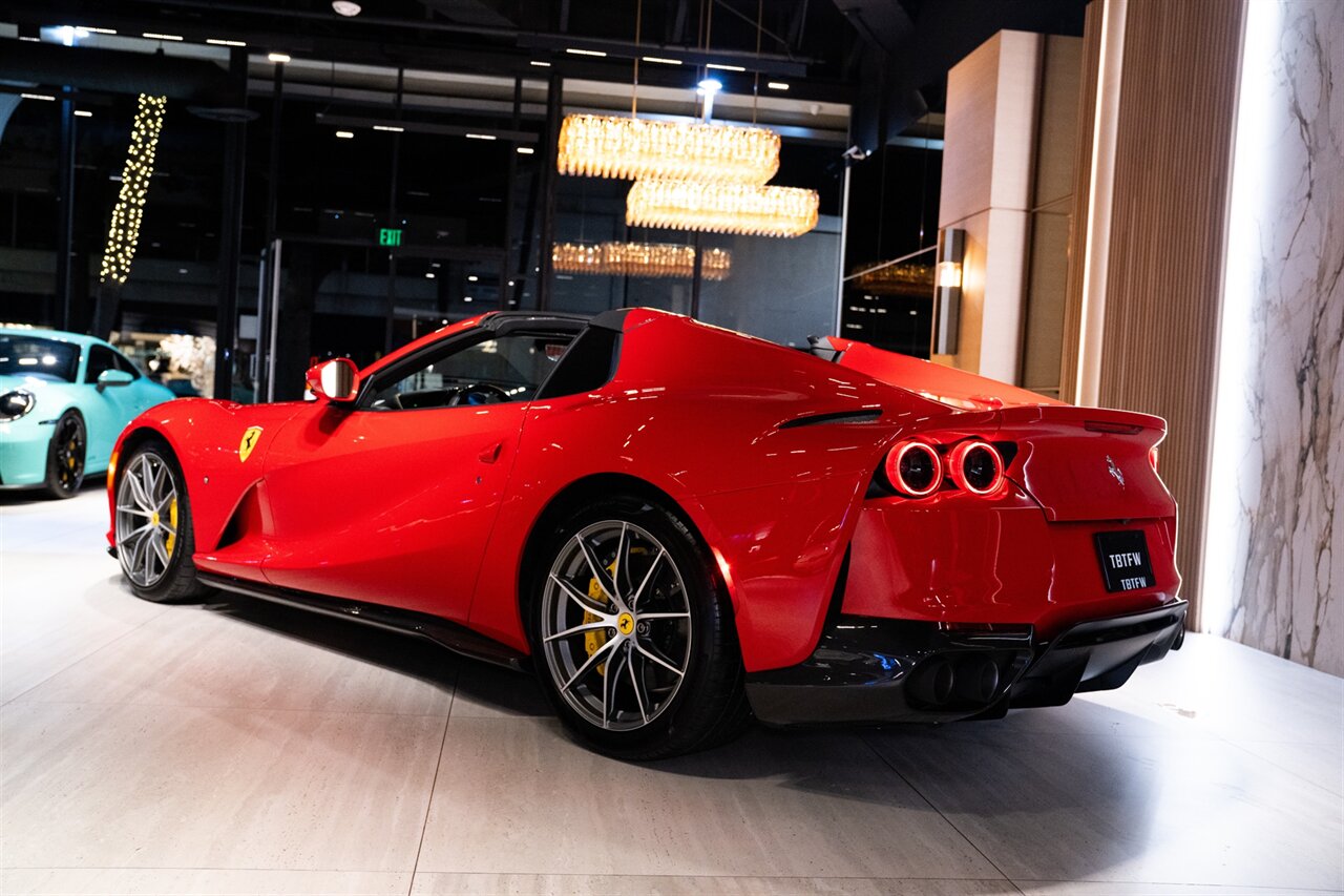 2023 Ferrari 812 GTS   - Photo 44 - Beverly Hills, CA 90212