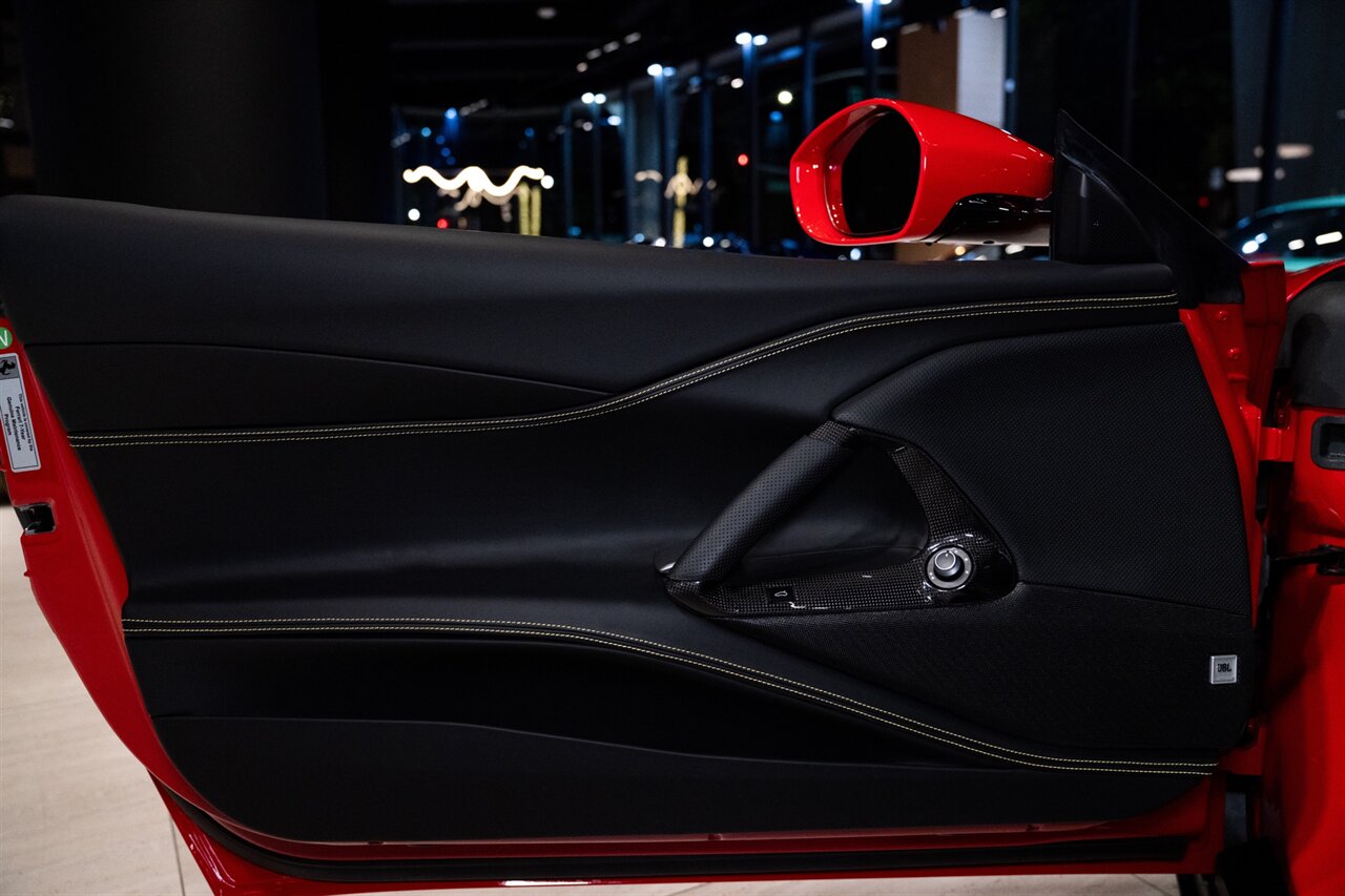 2023 Ferrari 812 GTS   - Photo 15 - Beverly Hills, CA 90212