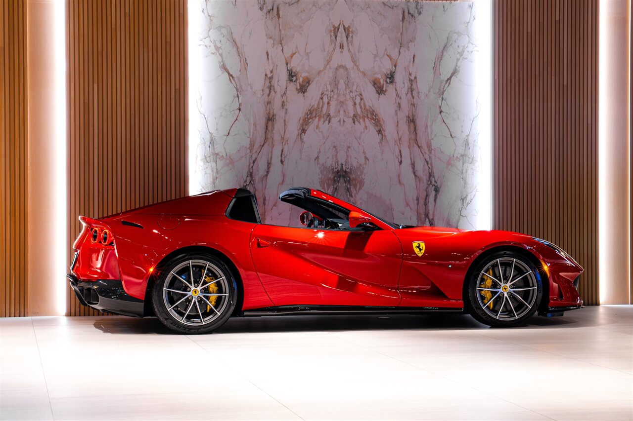 2023 Ferrari 812 GTS   - Photo 5 - Beverly Hills, CA 90212